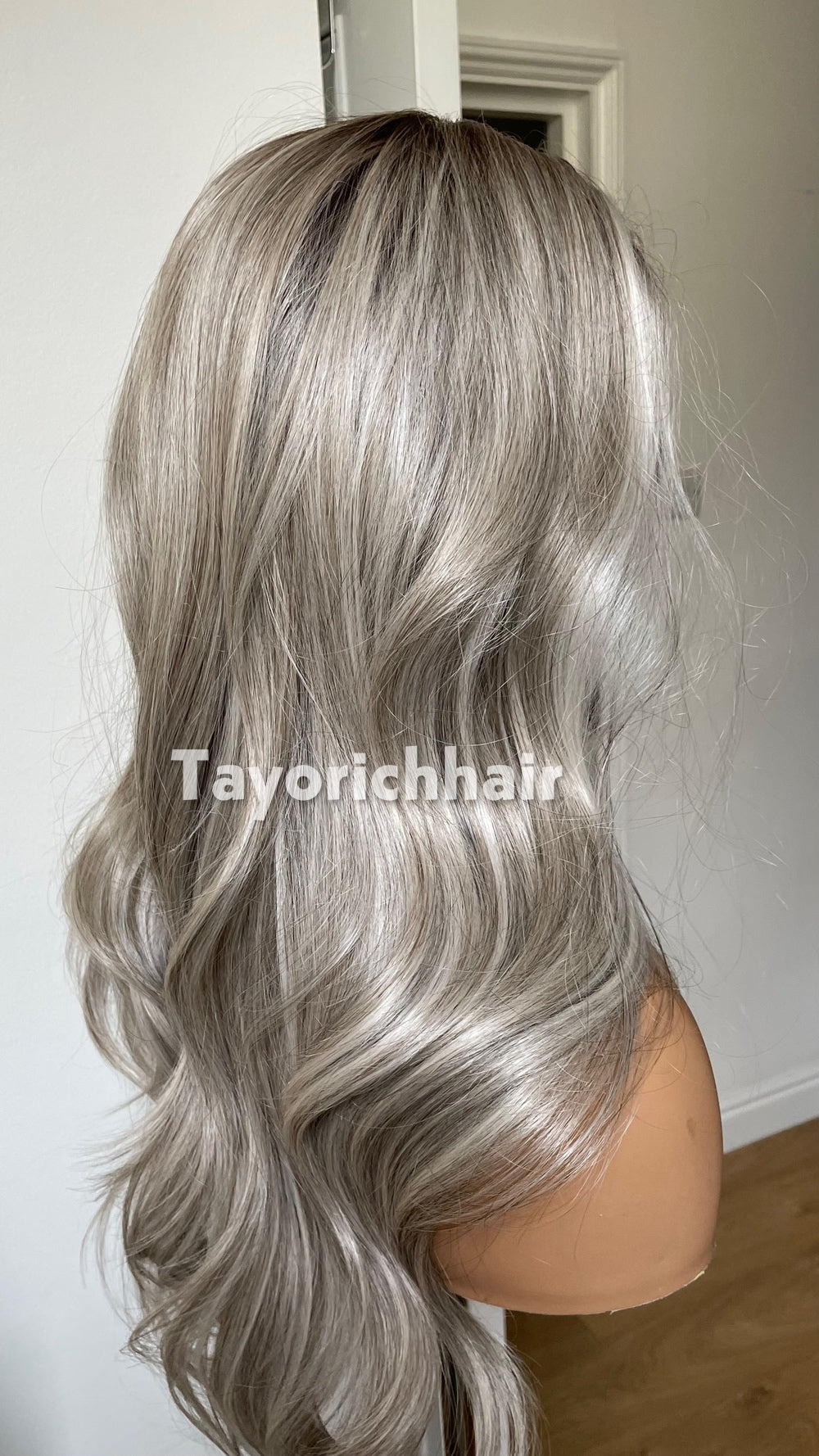 Silver Ash Blonde Wig with Platinum Highlights | 22” Wavy