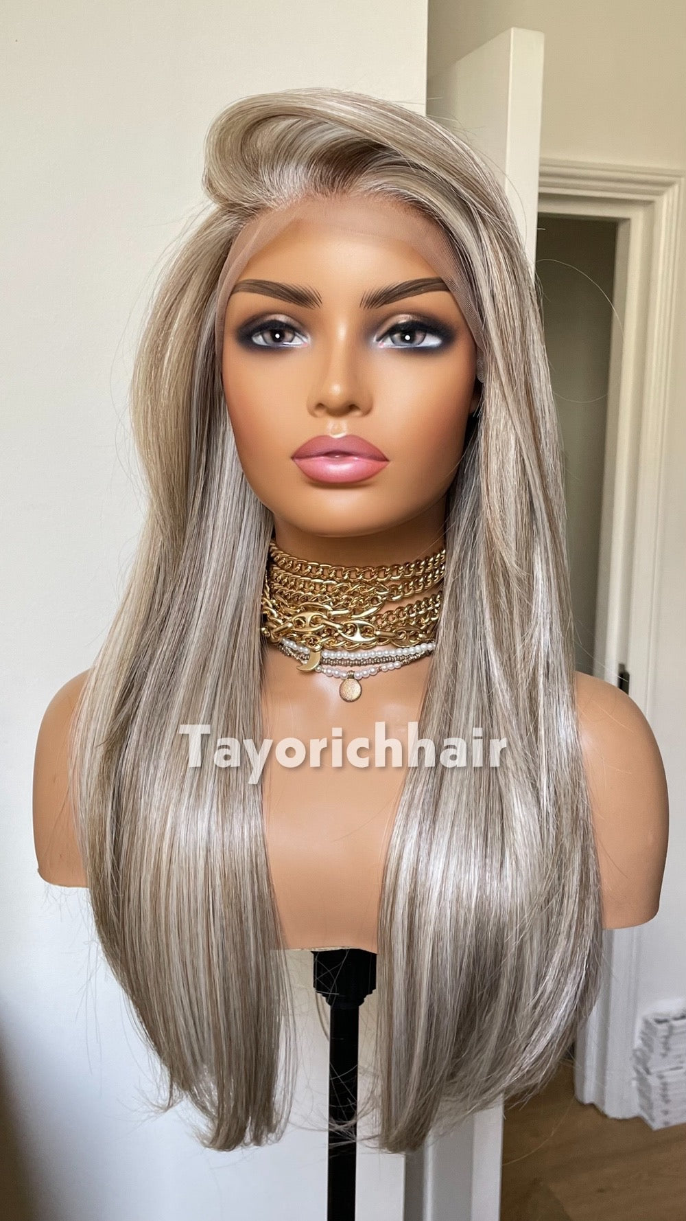 18 Inch Straight Wig