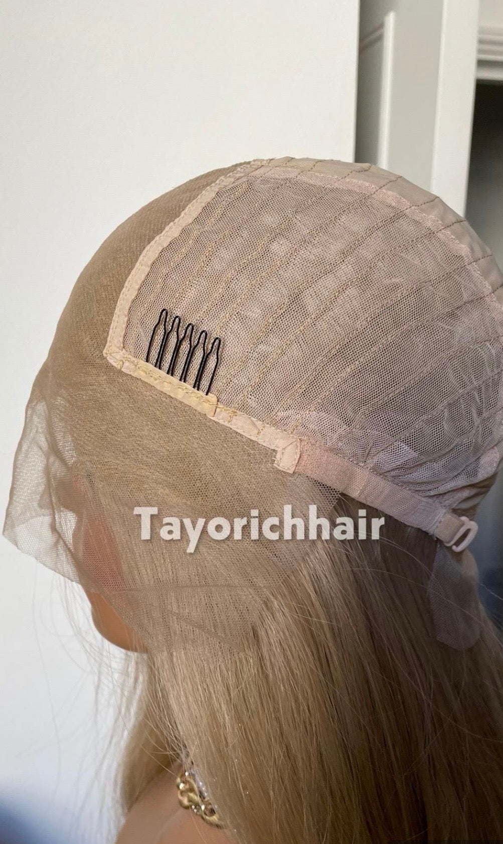 TayoRichHair | 24" Natural Ash Blonde Beach Wavy Lace Front Wig (13x6 Transparent Lace)