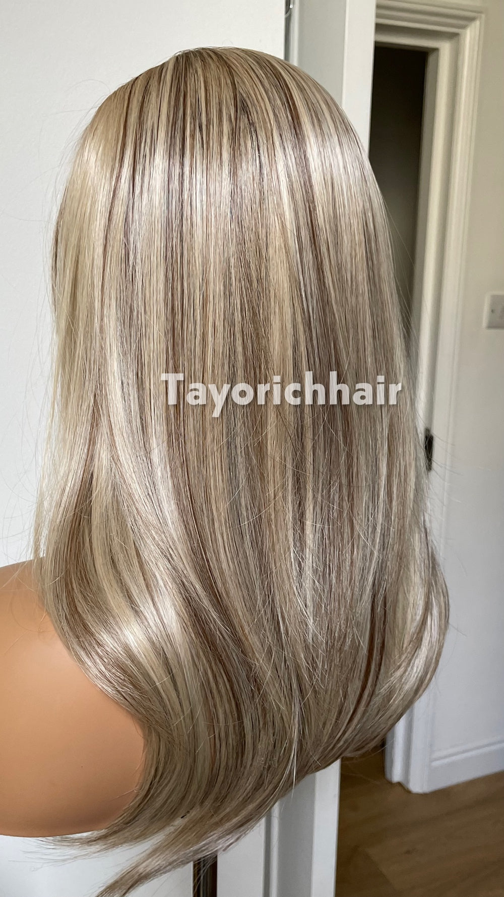 Blonde Wig With Lowlights| Dark Roots| 16 Inch