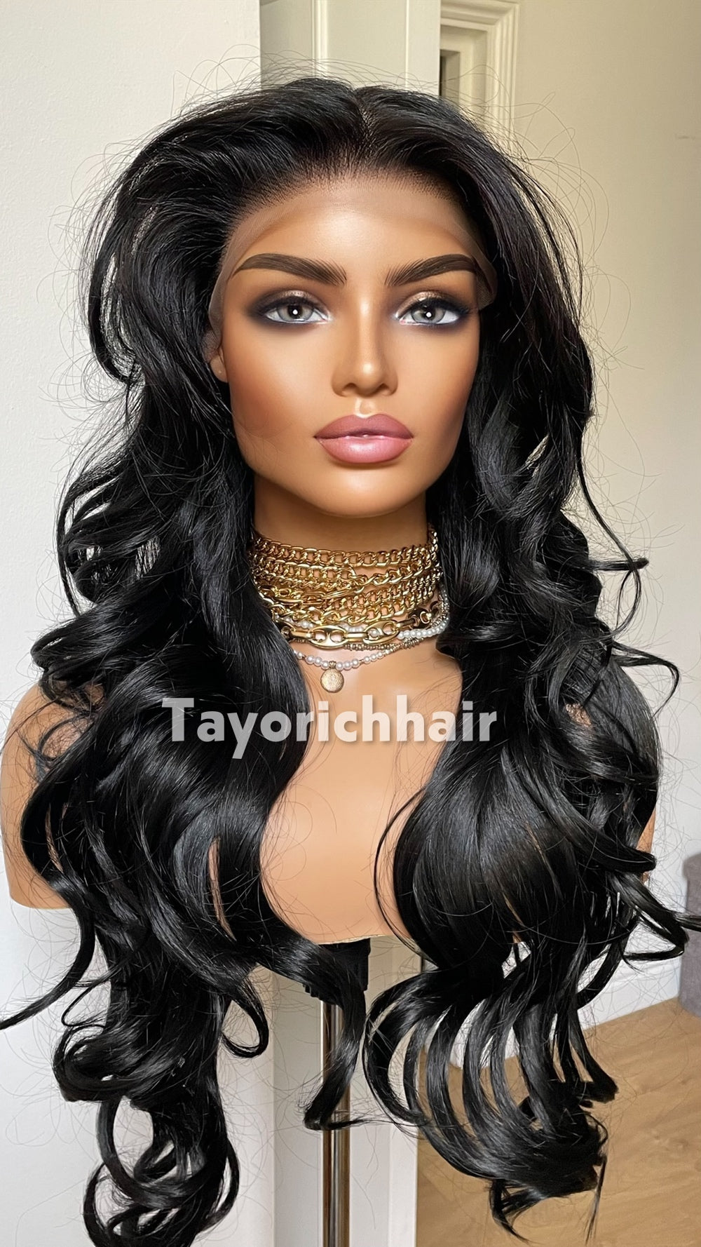 Black Wavy Wig Layered 24 Inch Hair