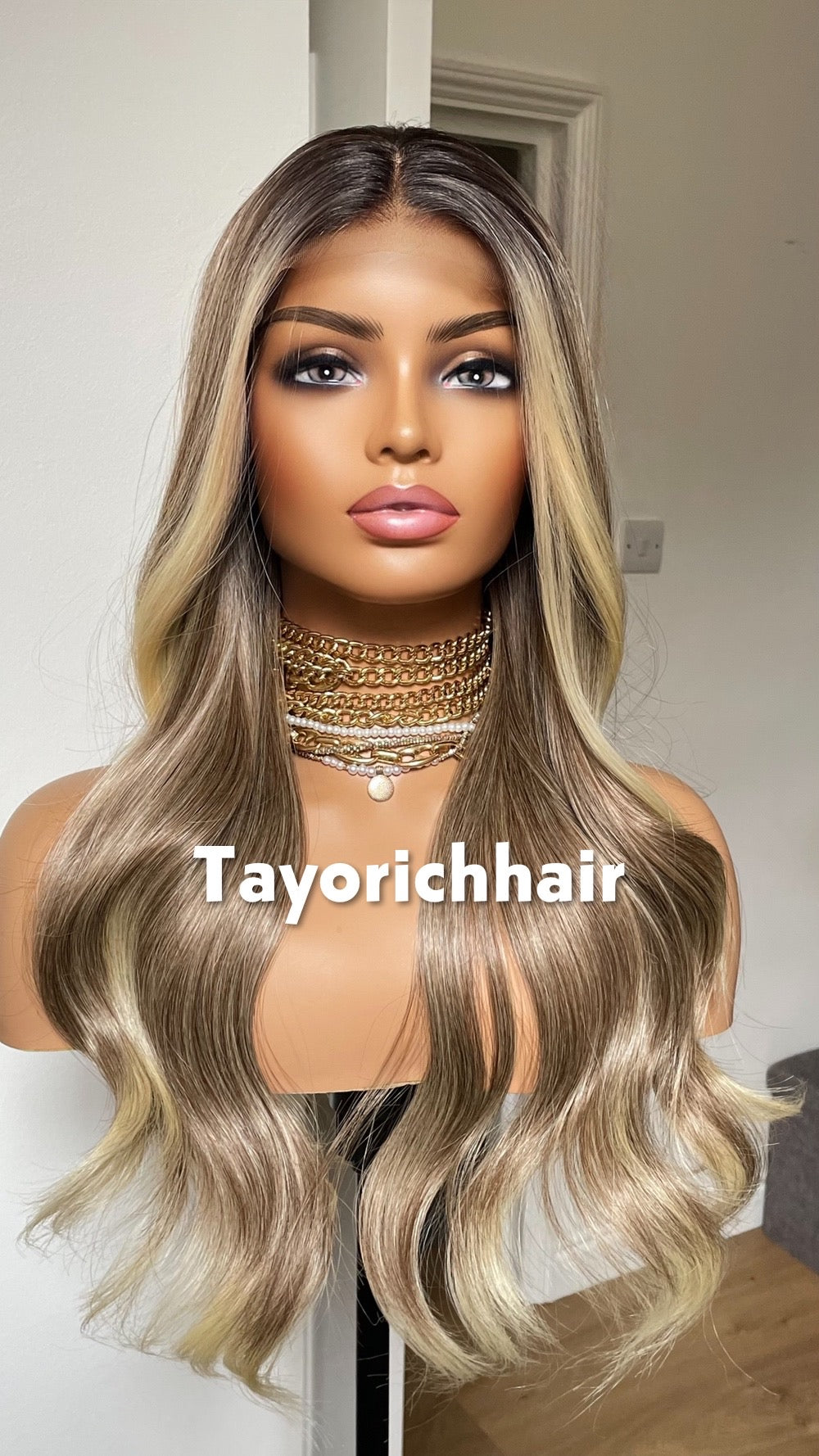 Sunkissed Dark Ash Blonde Hair With Light Blonde Money Piece And Short Black Roots|Wavy Hair Wig With Middle Part|13x4 Transparent Lace Top Wig