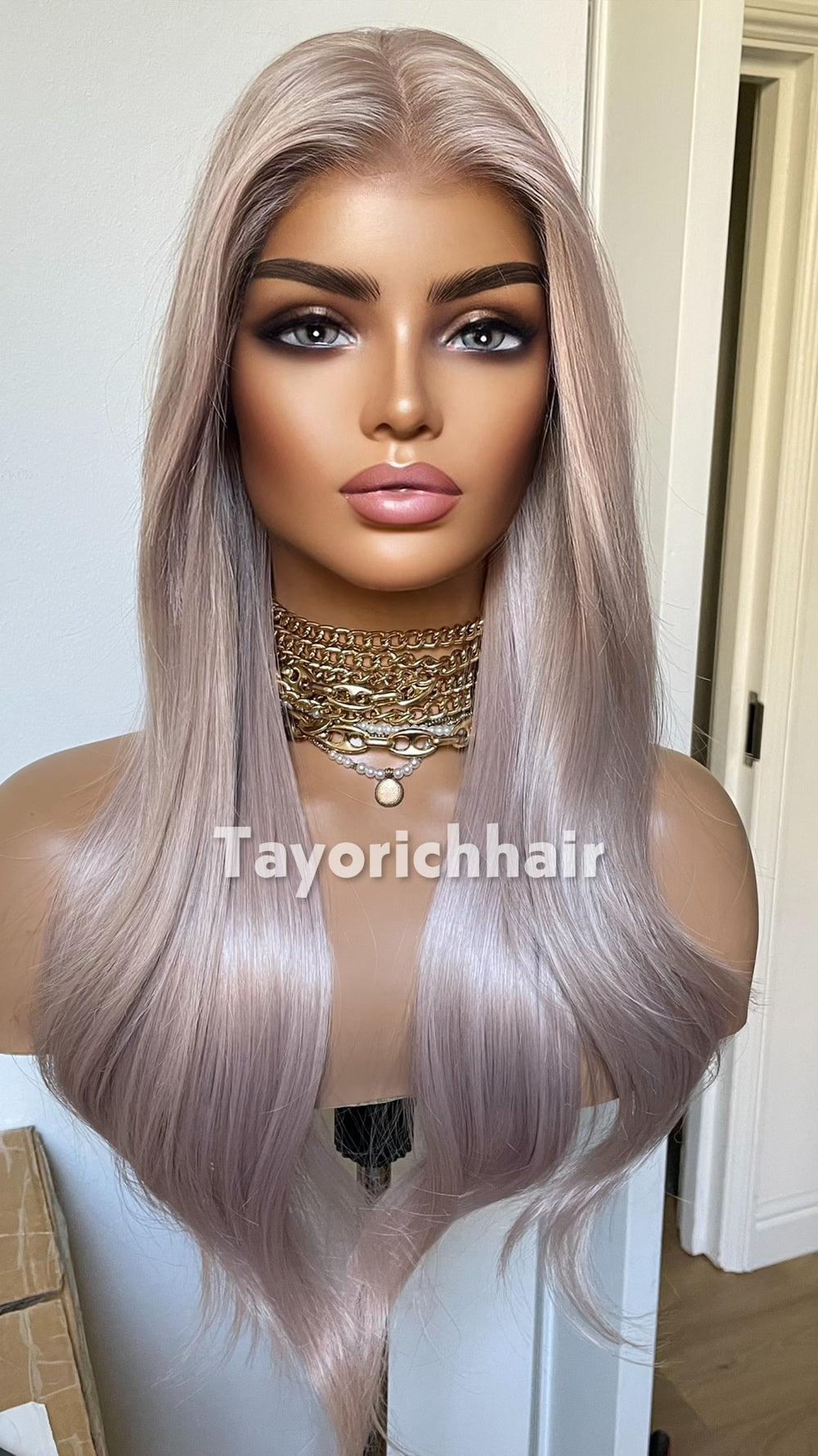 Tayorichhair Pale Pink Wavy Synthetic Wig – Pre-Cut 13x4 Transparent Lace Front (Heat-Friendly Costume & Cosplay Unit)
