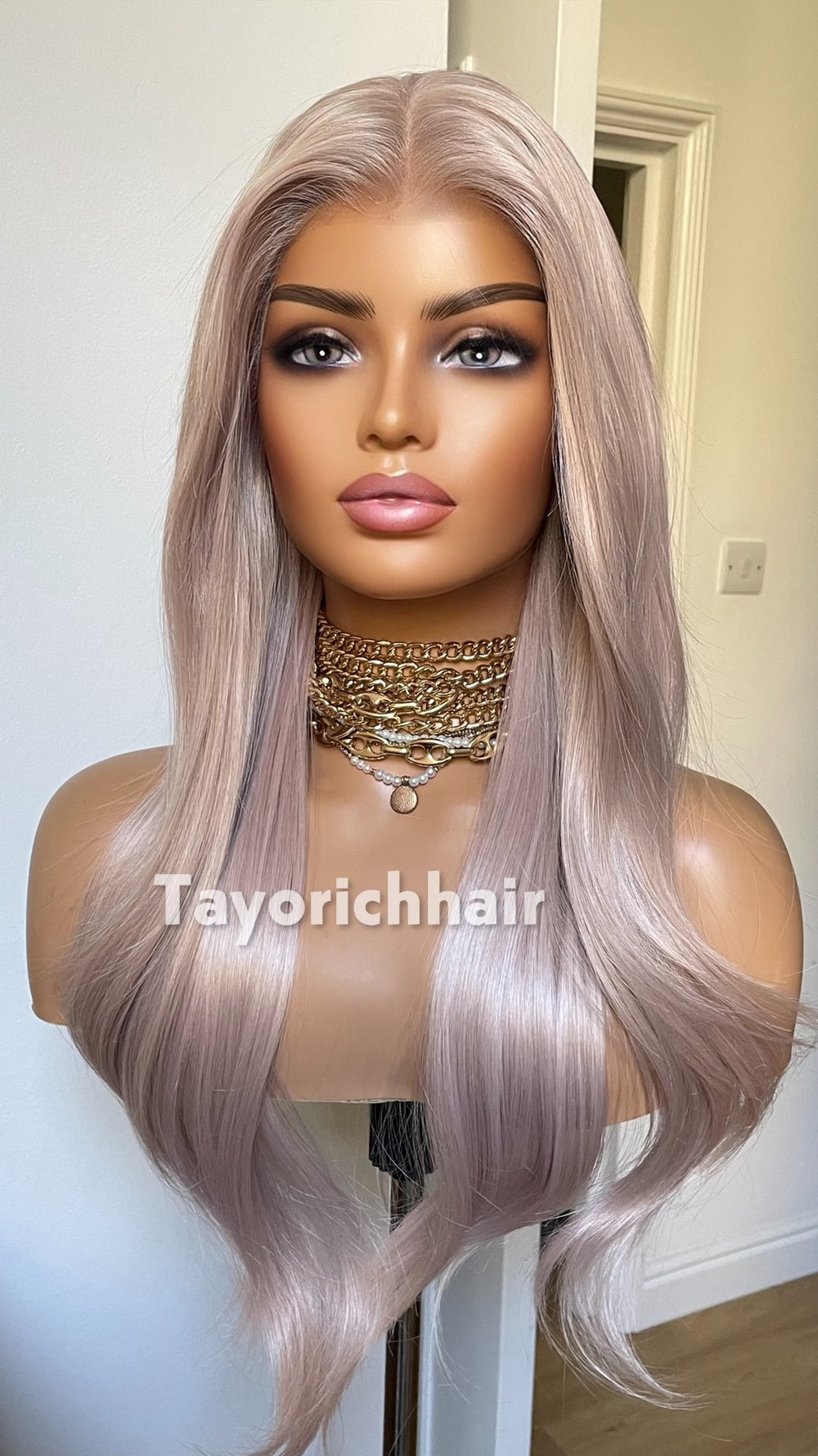 Tayorichhair Pale Pink Wavy Synthetic Wig – Pre-Cut 13x4 Transparent Lace Front (Heat-Friendly Costume & Cosplay Unit)