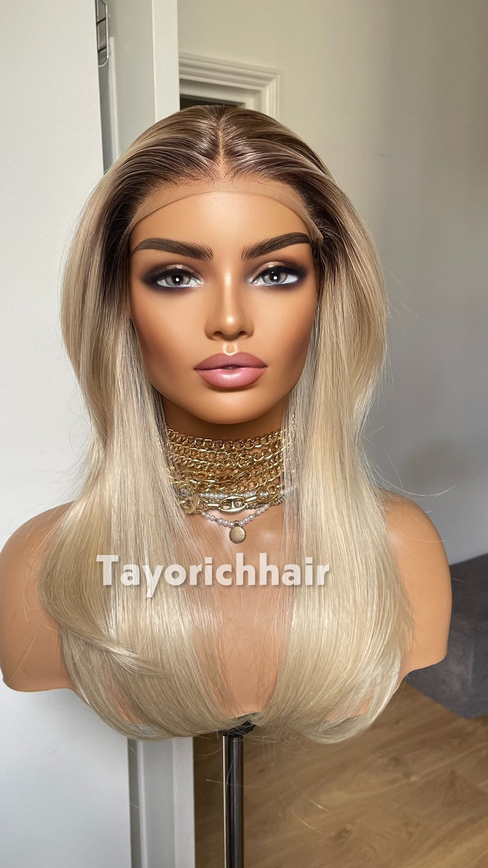 Light Blonde Wig with Dark Roots | 18” Straight