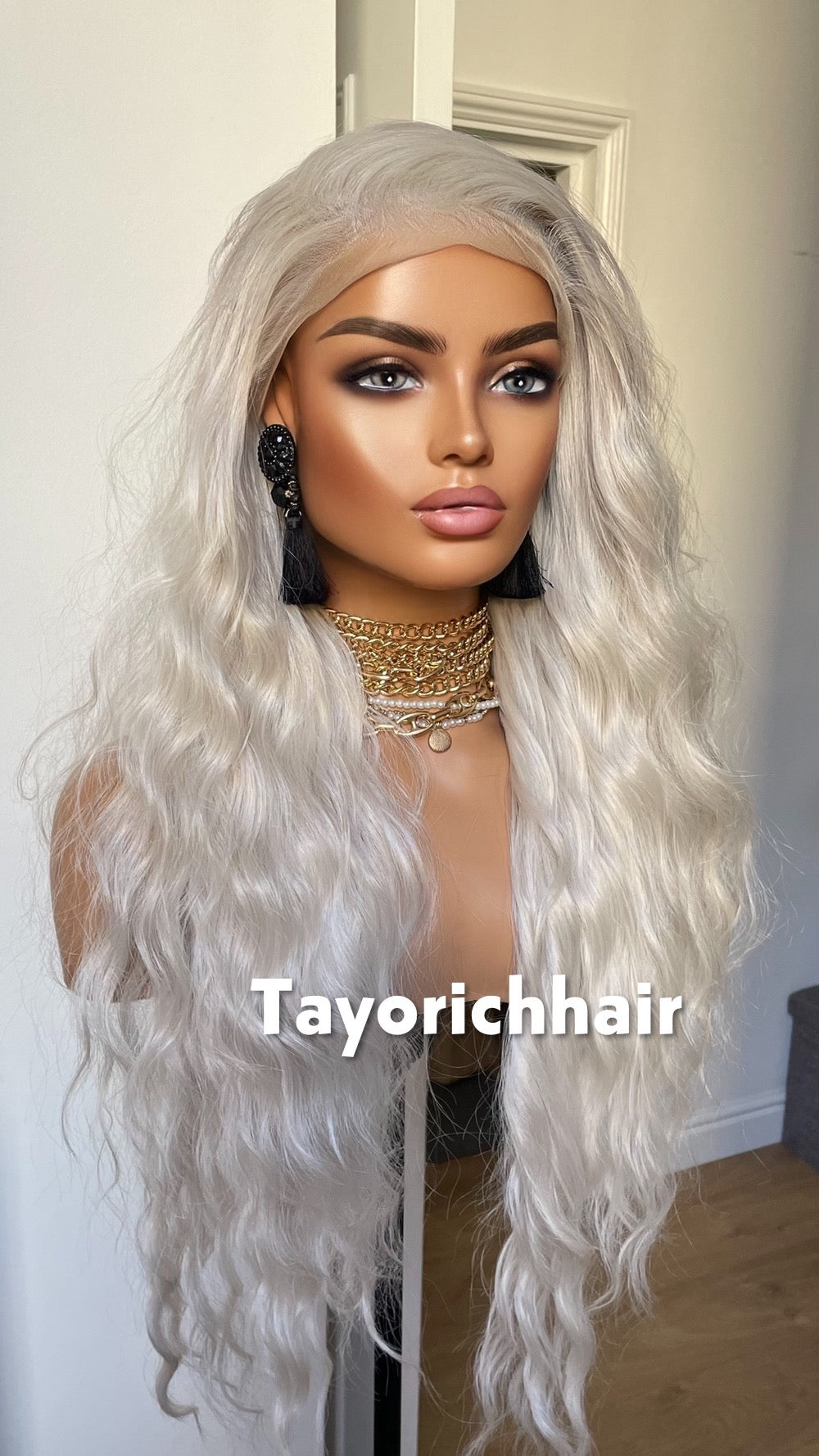 Tayorichhair Icy Platinum Blonde Loose Curls Wig – 24" Heat-Resistant Synthetic Unit (13x4 Transparent Lace, Free Part, Plain Blonde, No Roots)
