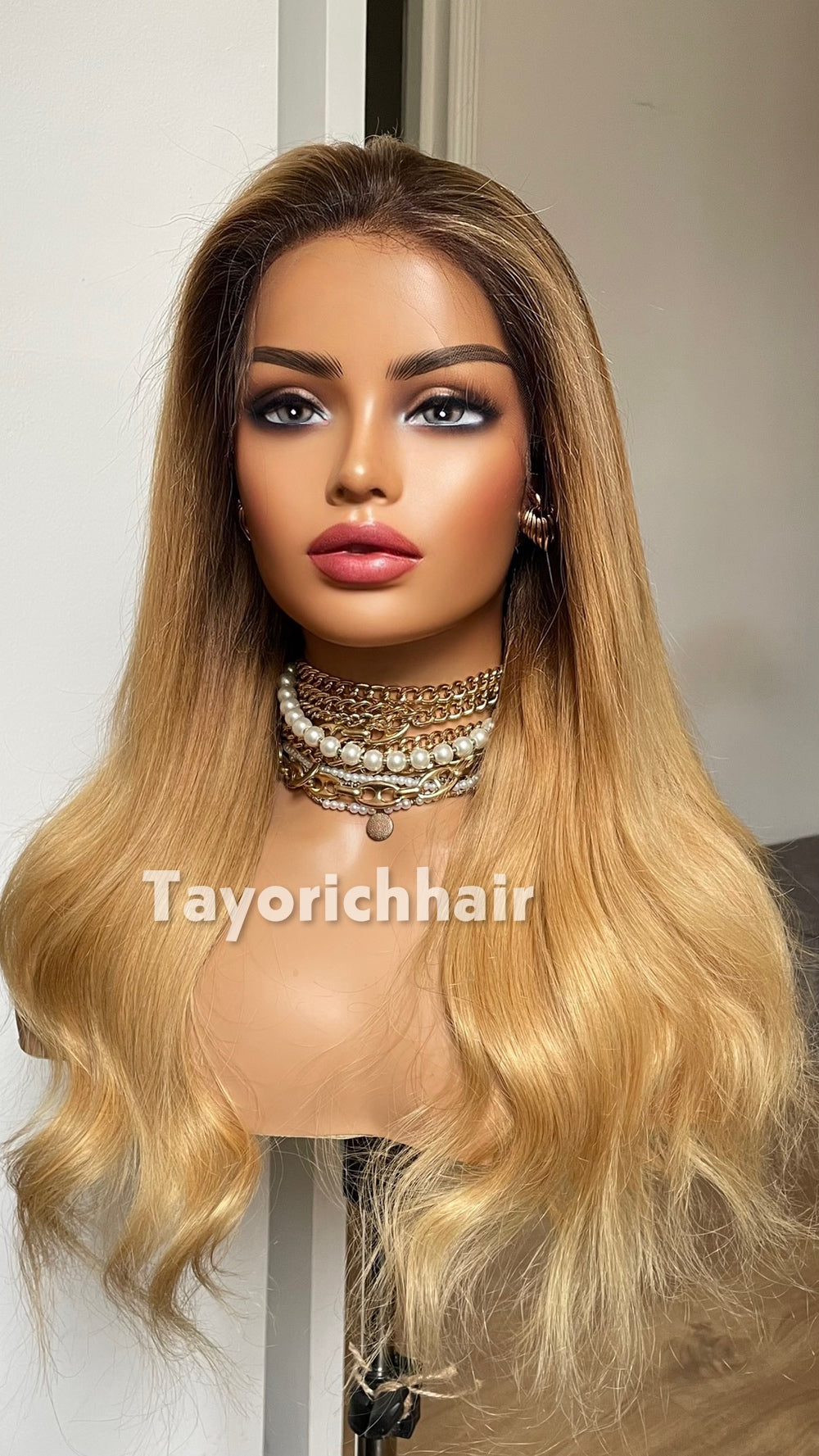 18-Inch Golden Blonde Human Hair Wig with Dark Roots – 13x4 HD Lace Frontal