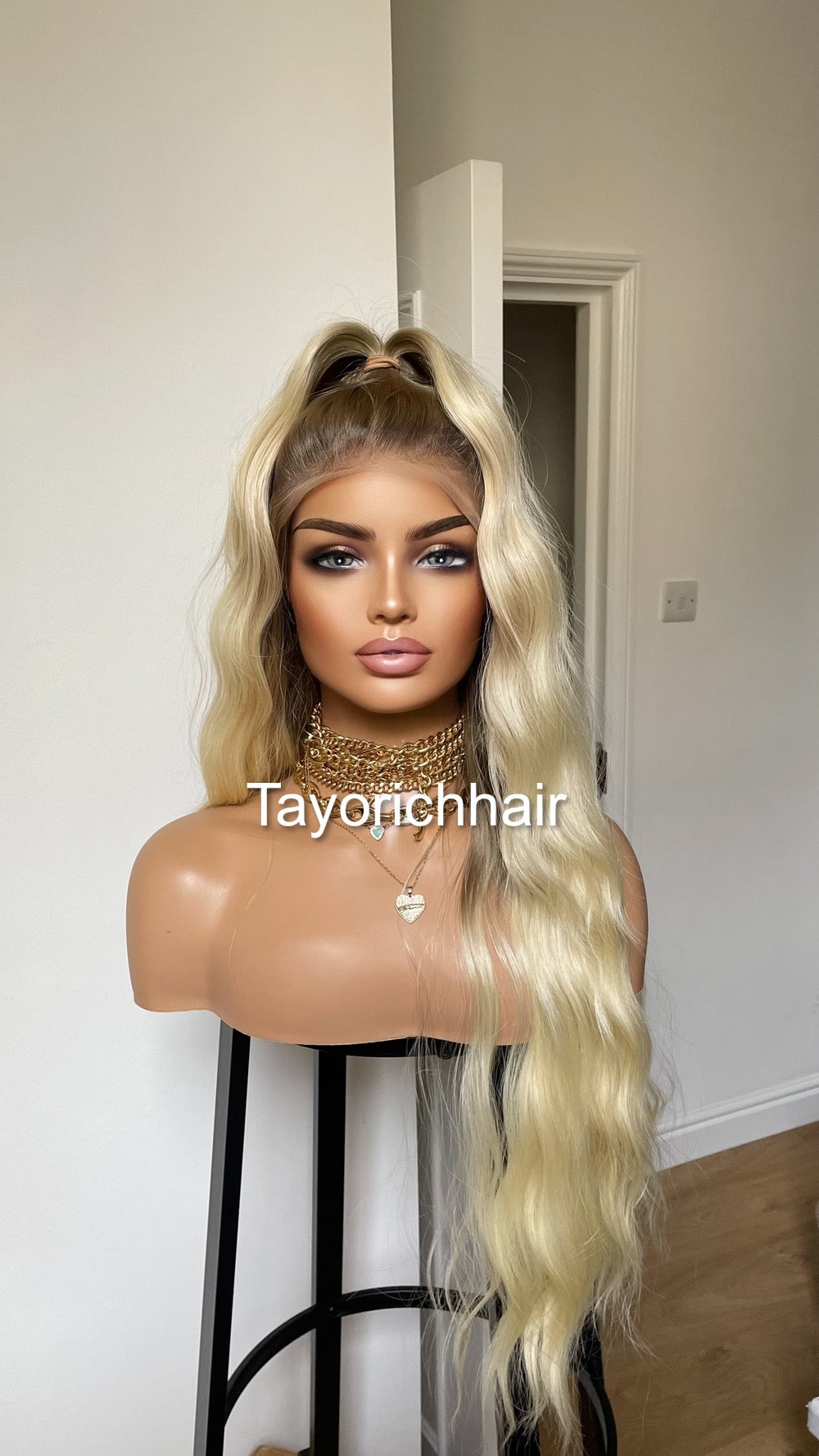 Ombre Platinum Blonde Hair Wig/Golden Platinum Blonde Wig/ Heat Safe Synthetic/ Soft Wavy Blonde Hair/ Wigs For Alopecia/ Hairloss Wigs