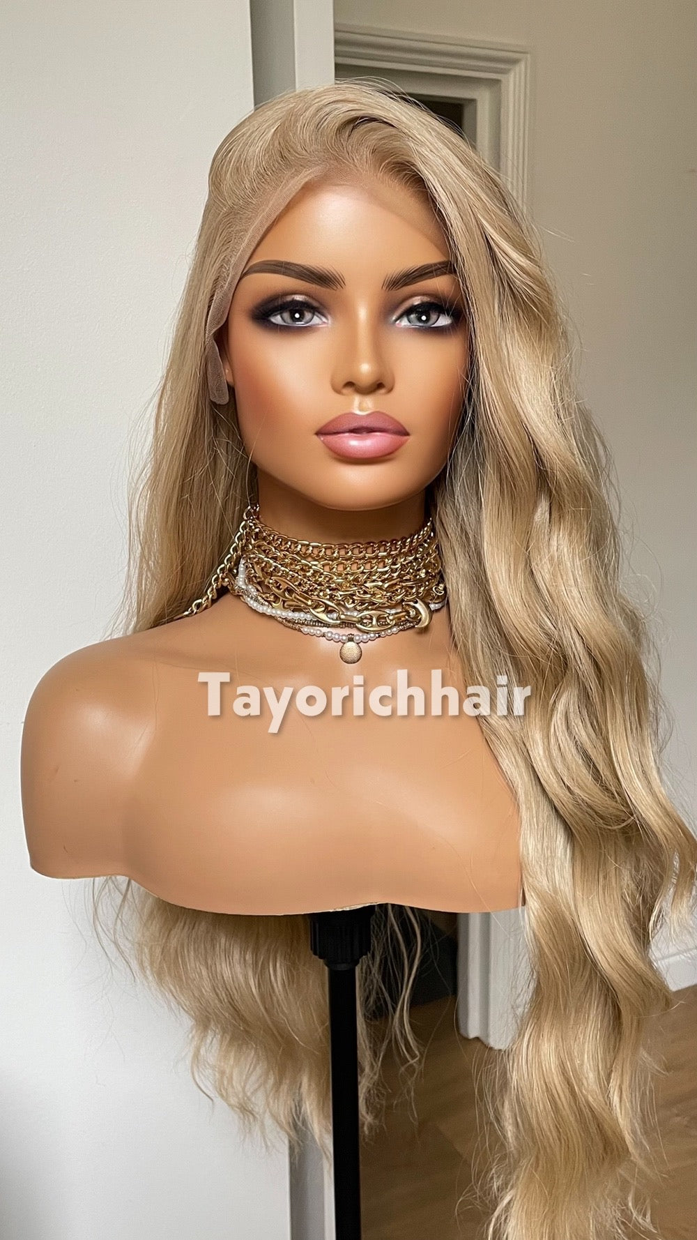 TayoRichHair | 24" Natural Ash Blonde Beach Wavy Lace Front Wig (13x6 Transparent Lace)