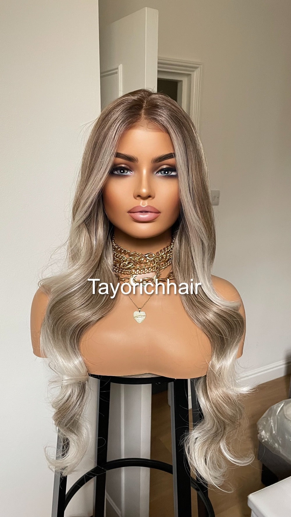 Dark Ash Synthetic Wig With Money Piece•Platinum Blonde Highlights• 24 Inches Bouncy Wavy Hair•Middle Part Realistic Wig•Ready To Ship Wigs