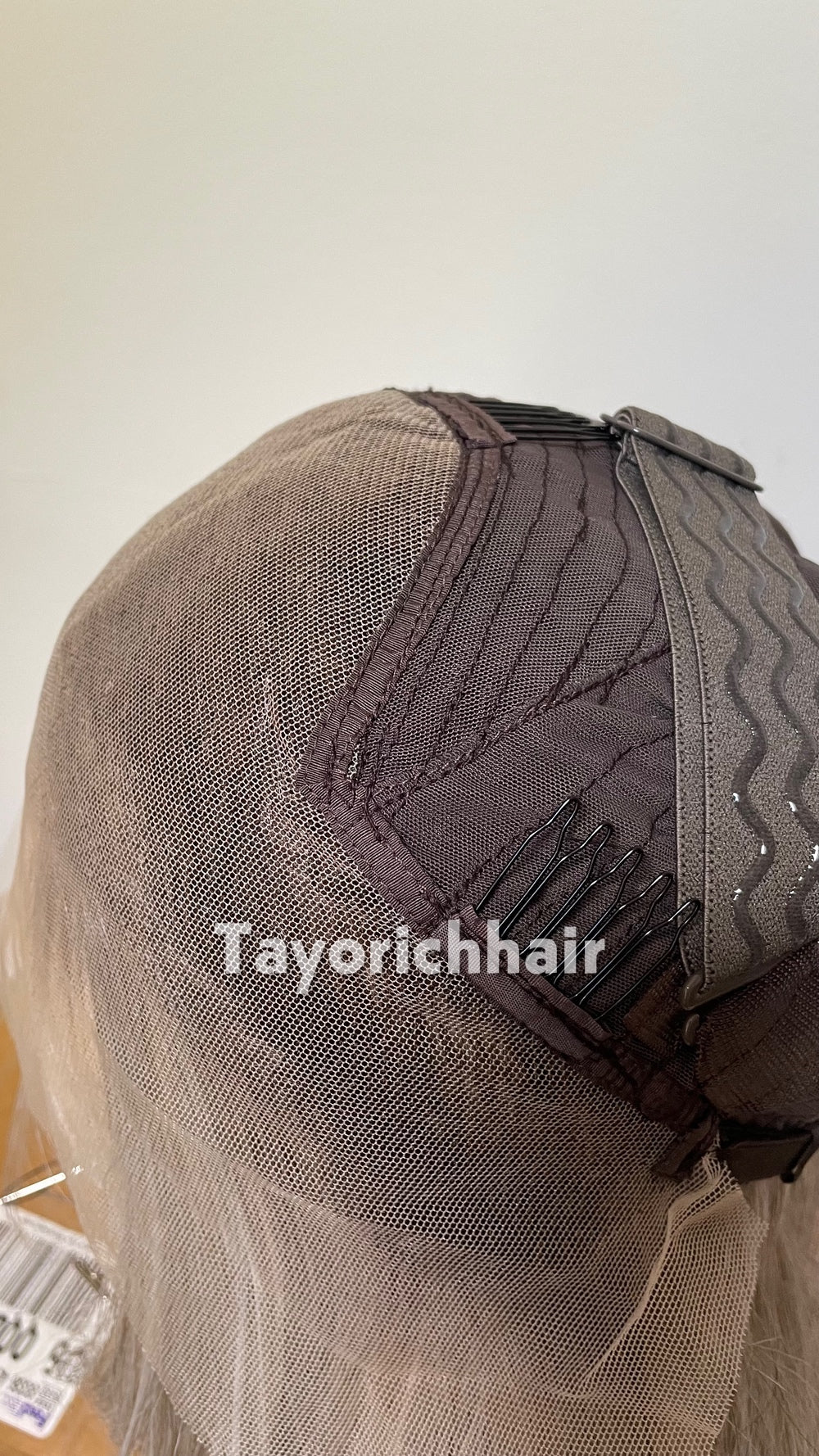 Silver Ash Blonde Wig with Platinum Highlights | 22” Wavy