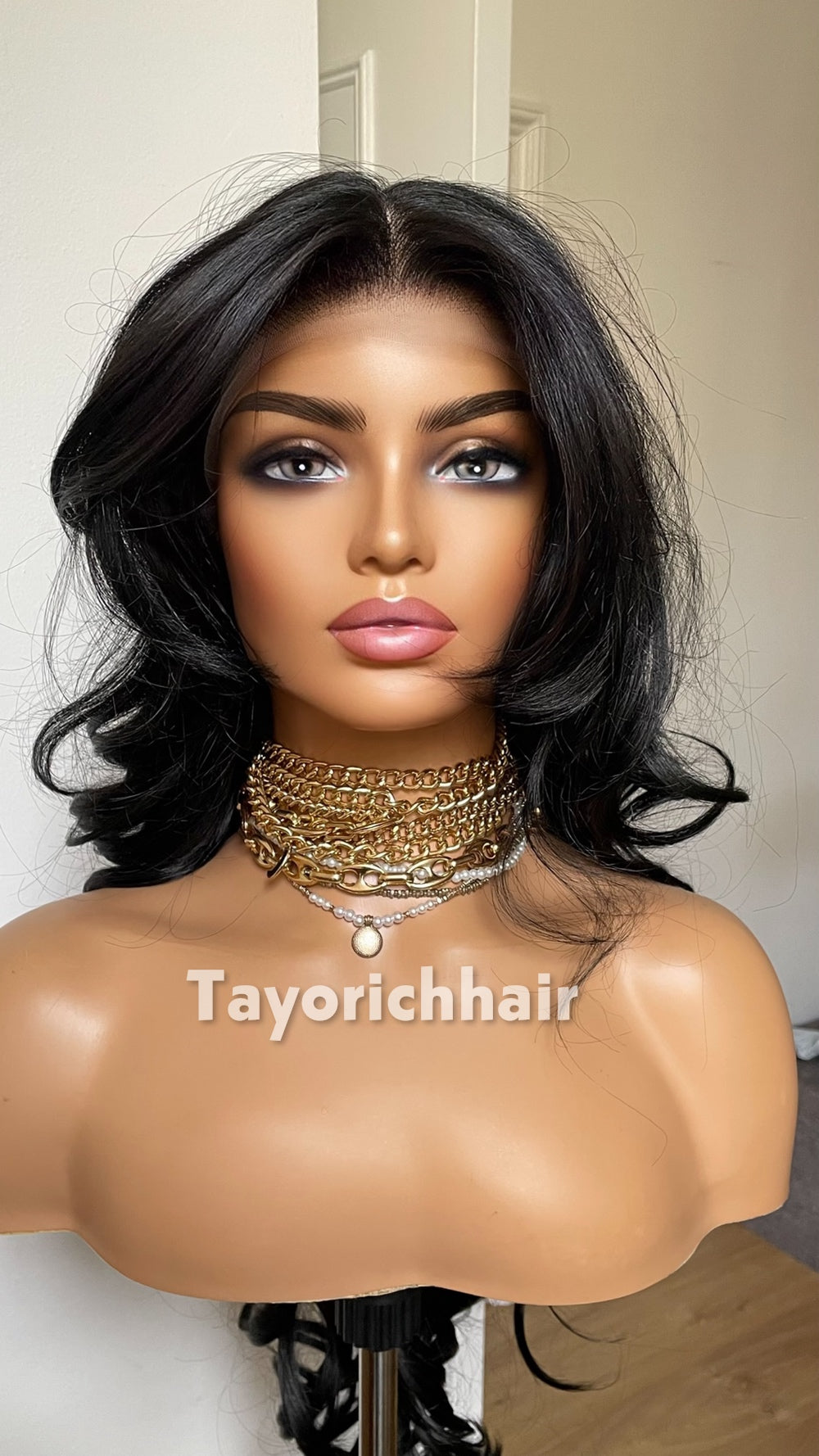 Black Wavy Wig Layered 24 Inch Hair