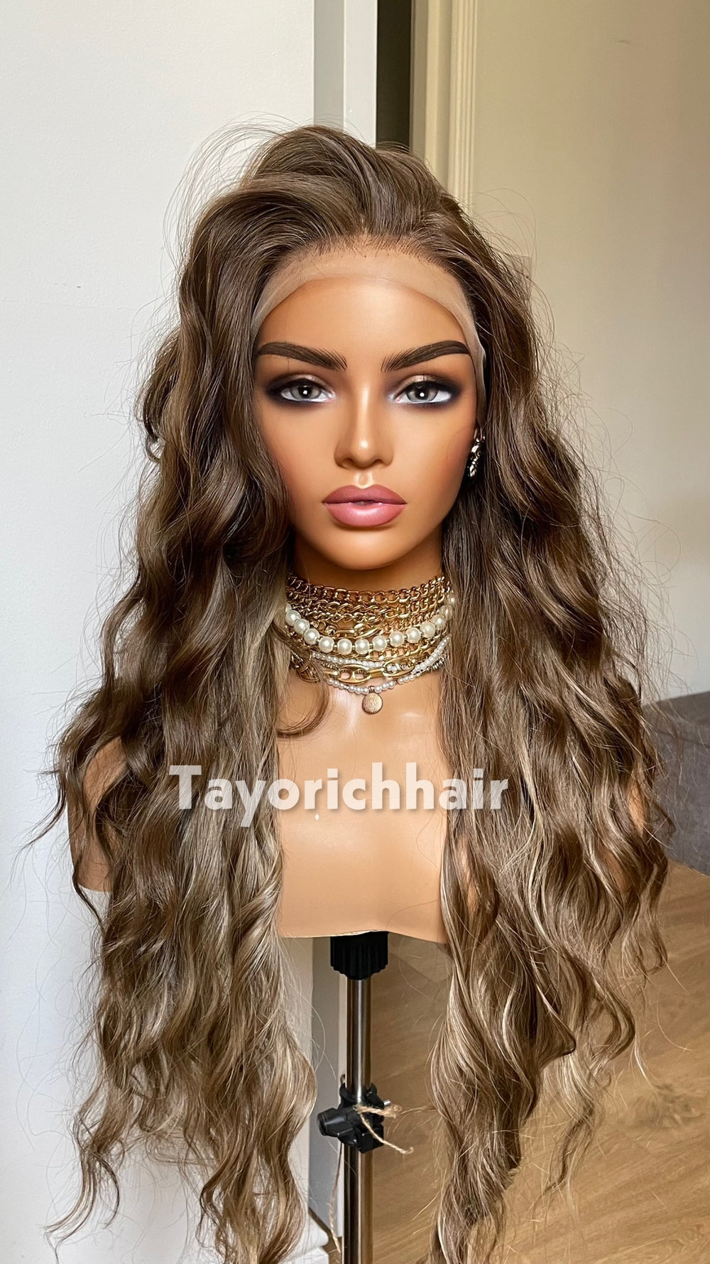 Ash Brown Highlighted Wavy Lace Front Synthetic Wig – 24 Inch Glueless 13x6 Transparent Lace