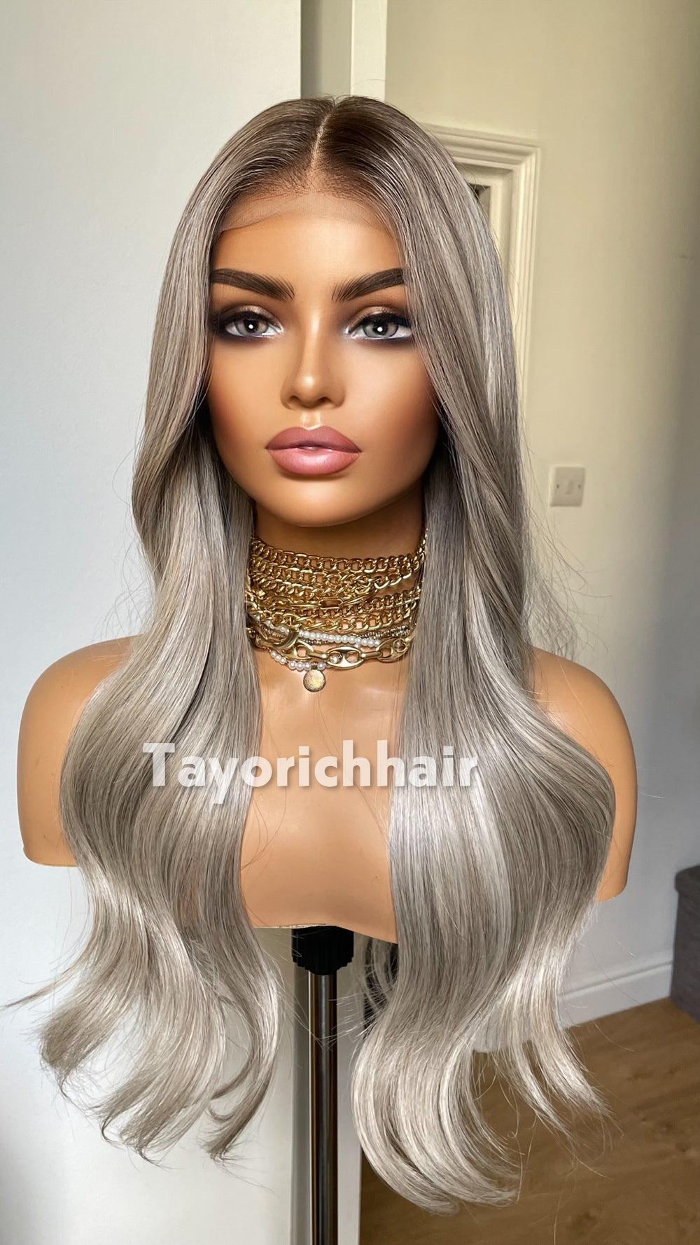 Silver Ash Blonde Wig with Platinum Highlights | 22” Wavy