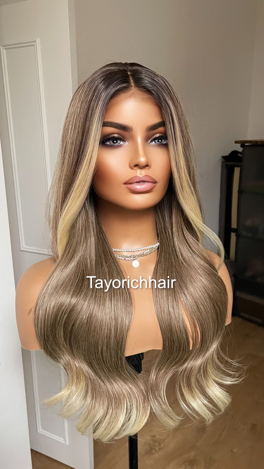 Dark Ash Blonde Lace Frontal Wig With Money Piece Highlights/ Synthetic Wig For Beginners/20 Inches hair/Ready To Ship Wigs By Tayorichhair