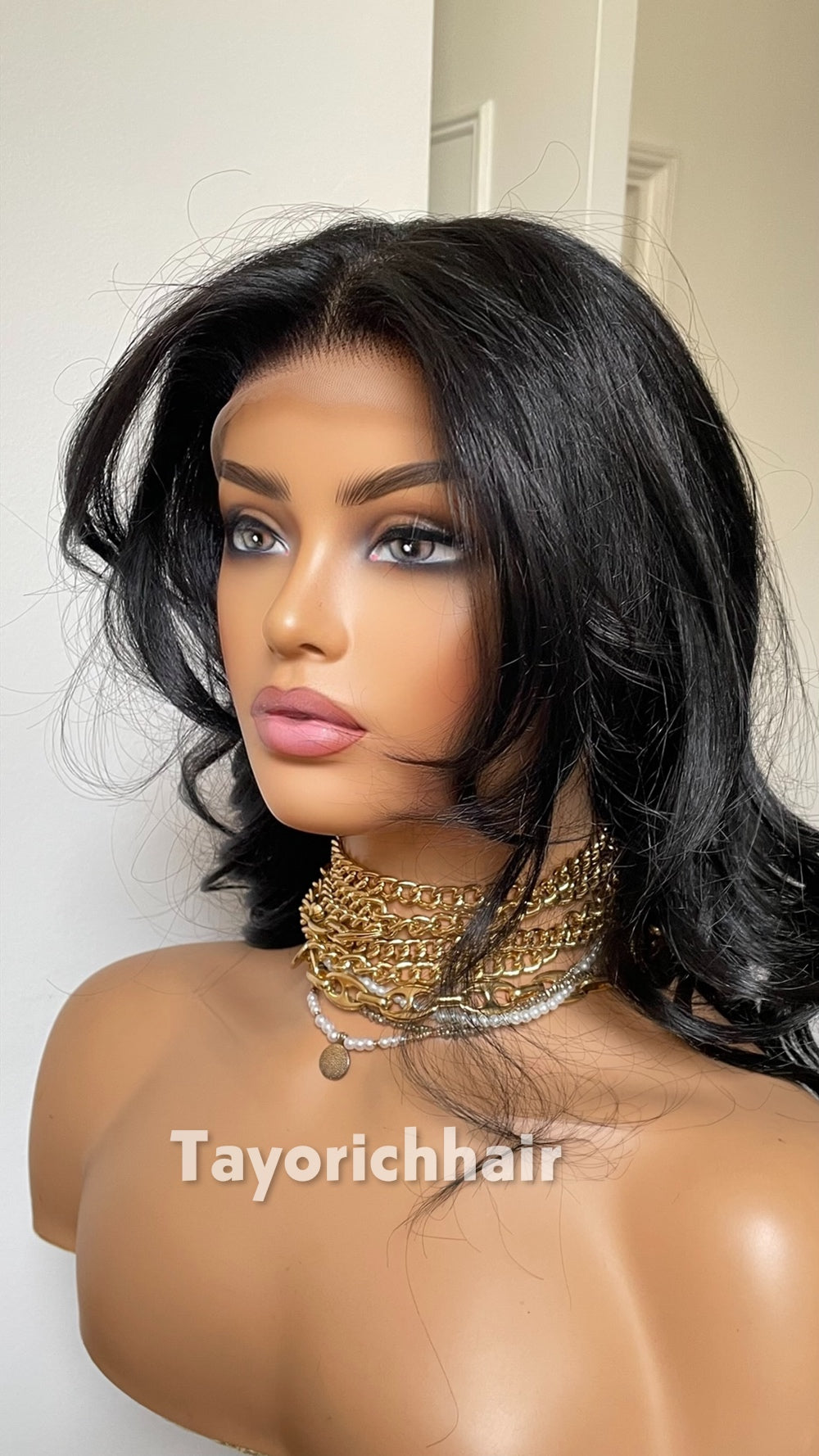 Black Wavy Wig Layered 24 Inch Hair