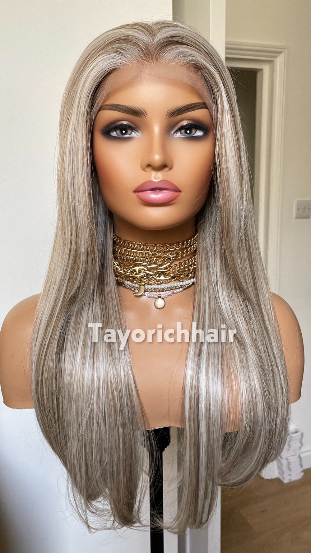 18 Inch Straight Wig