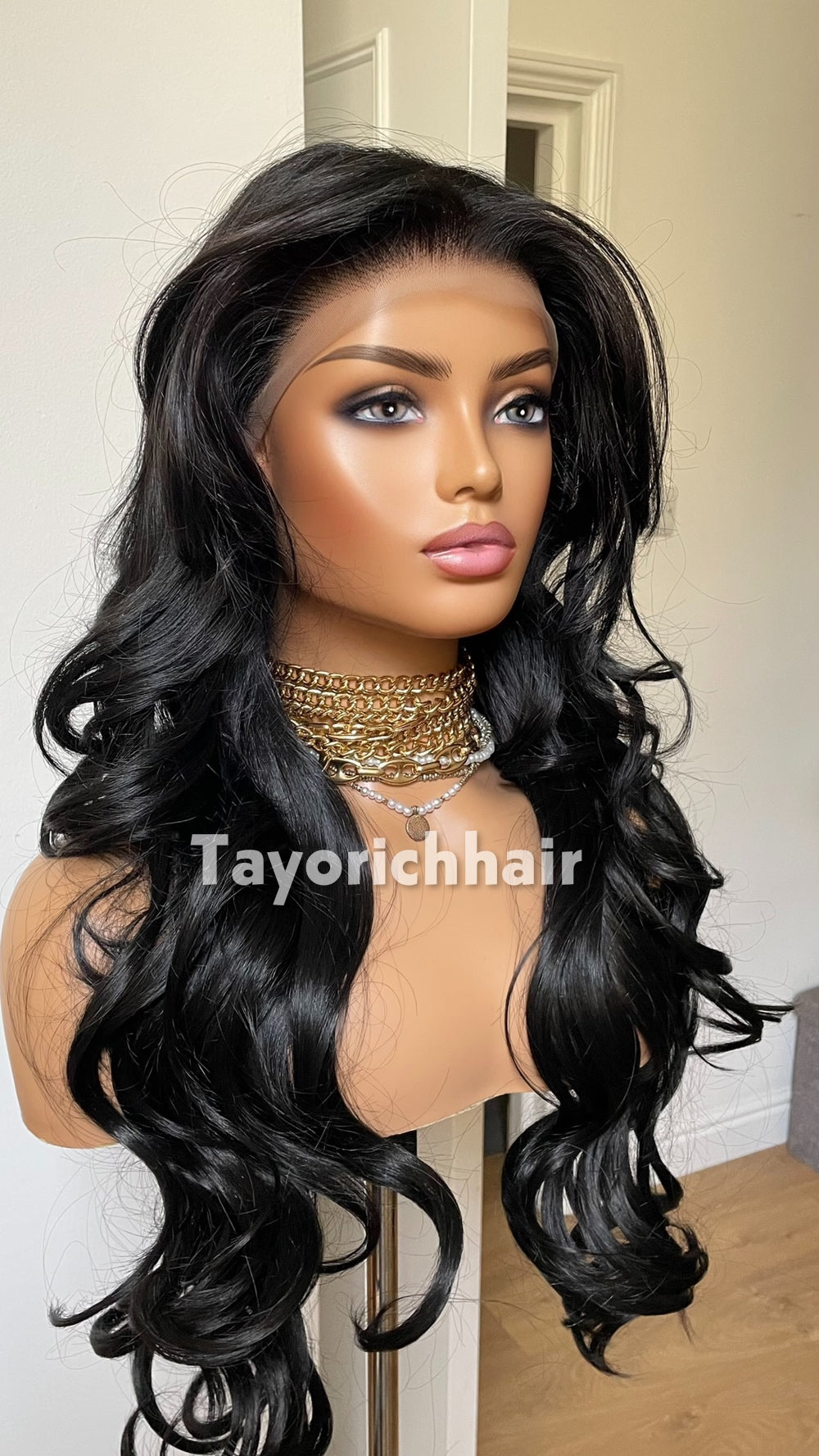 Black Wavy Wig Layered 24 Inch Hair