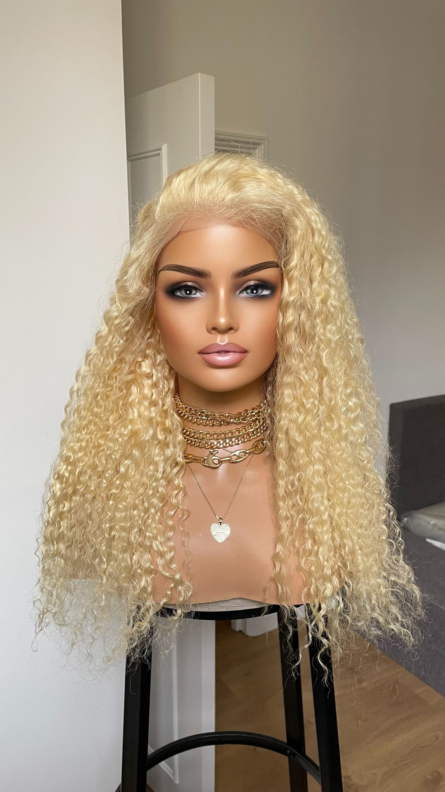 Curly Blonde Human Hair Lace Front Wig 13x4 HD Lace/Natural Curly Hair Wig For Women/ Beginner Friendly Wig For Alopecia Hairloss Daily Wear