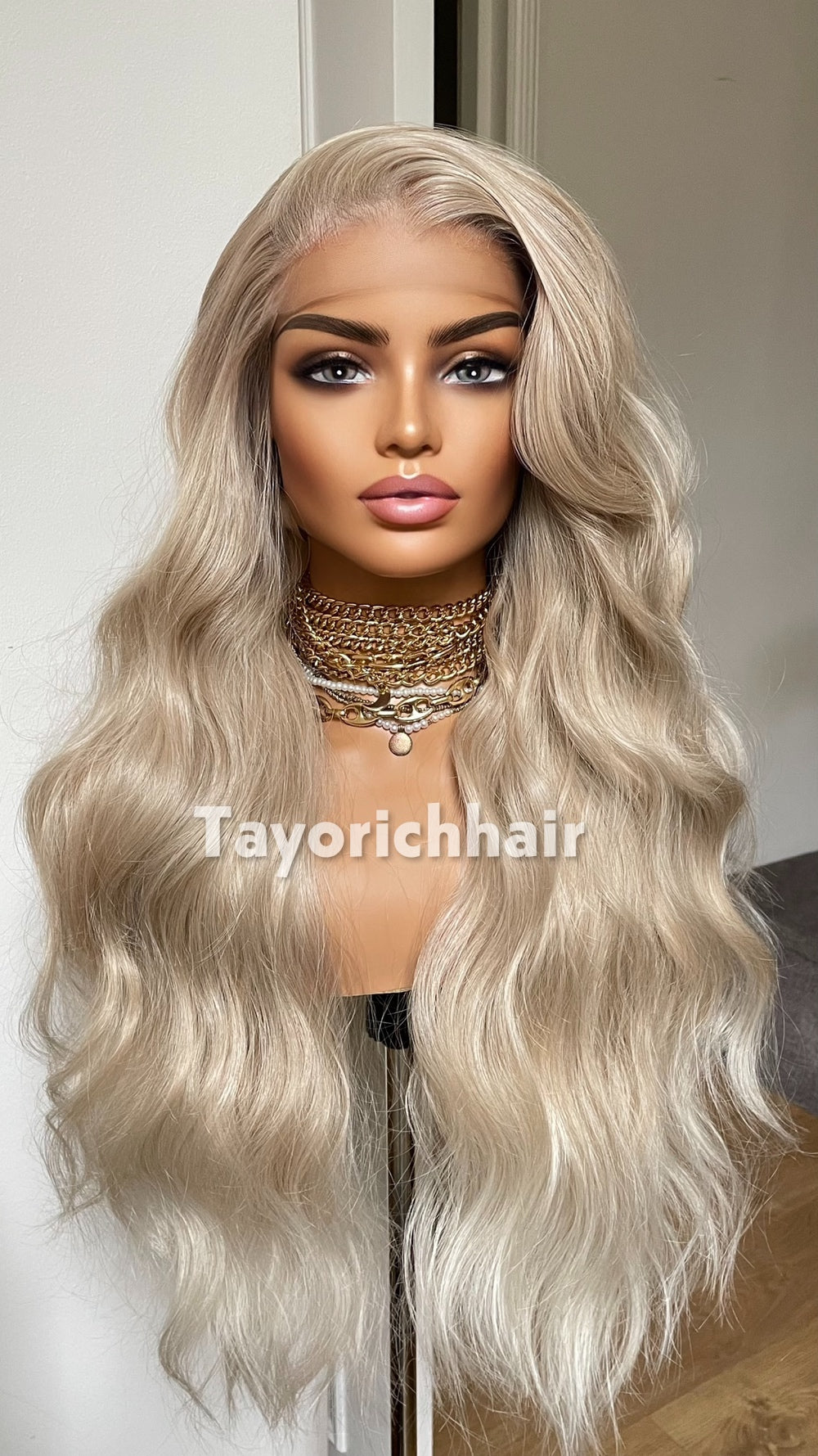 Blonde 26” Wavy Wig | 13x6 Lace & Versatile Part