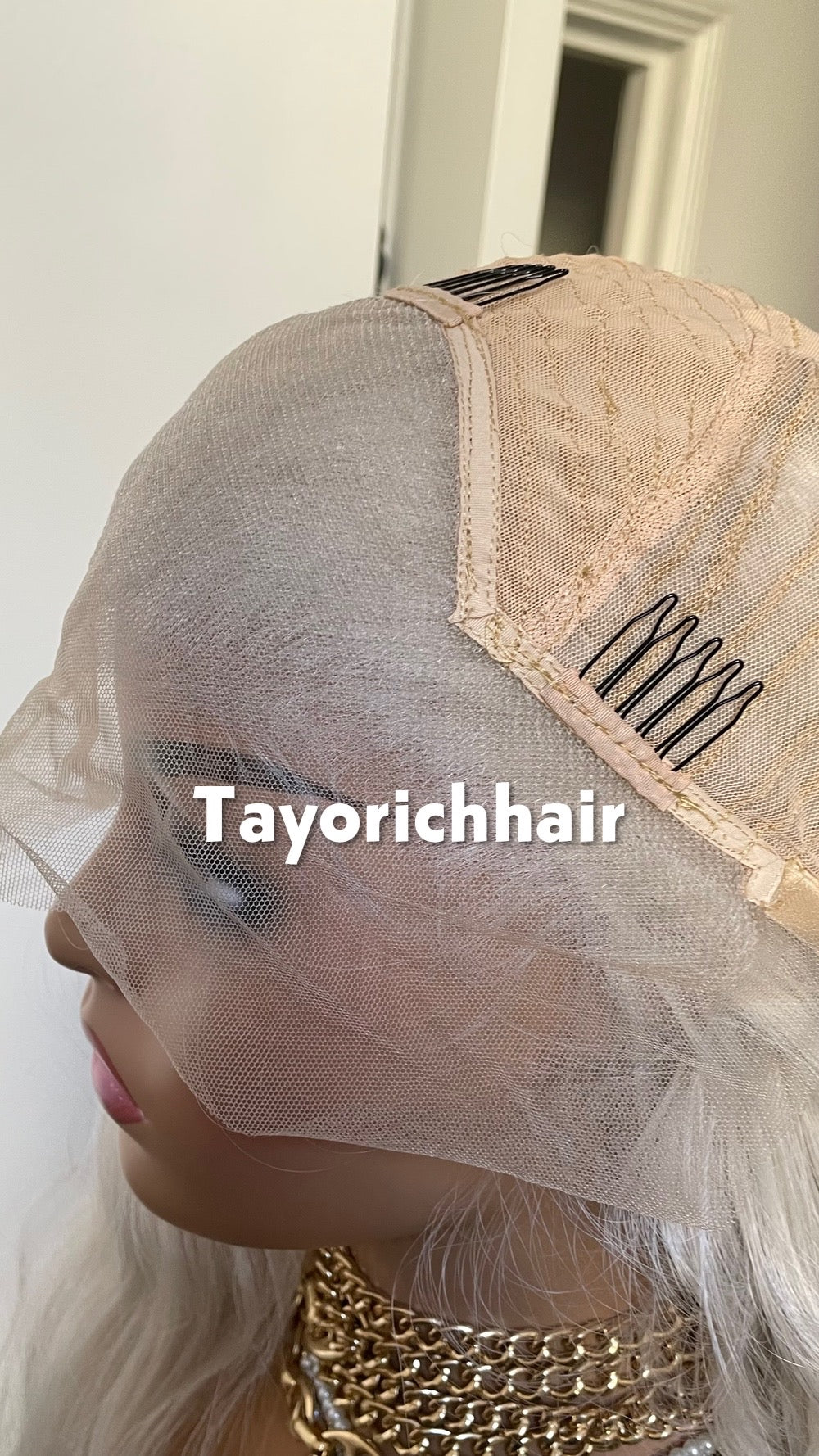 Tayorichhair Icy Platinum Blonde Loose Curls Wig – 24" Heat-Resistant Synthetic Unit (13x4 Transparent Lace, Free Part, Plain Blonde, No Roots)