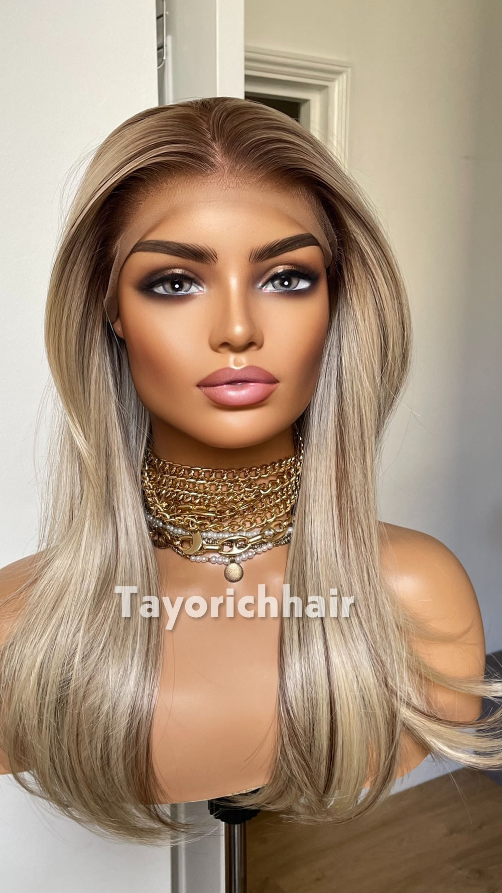Blonde Wig With Lowlights| Dark Roots| 16 Inch