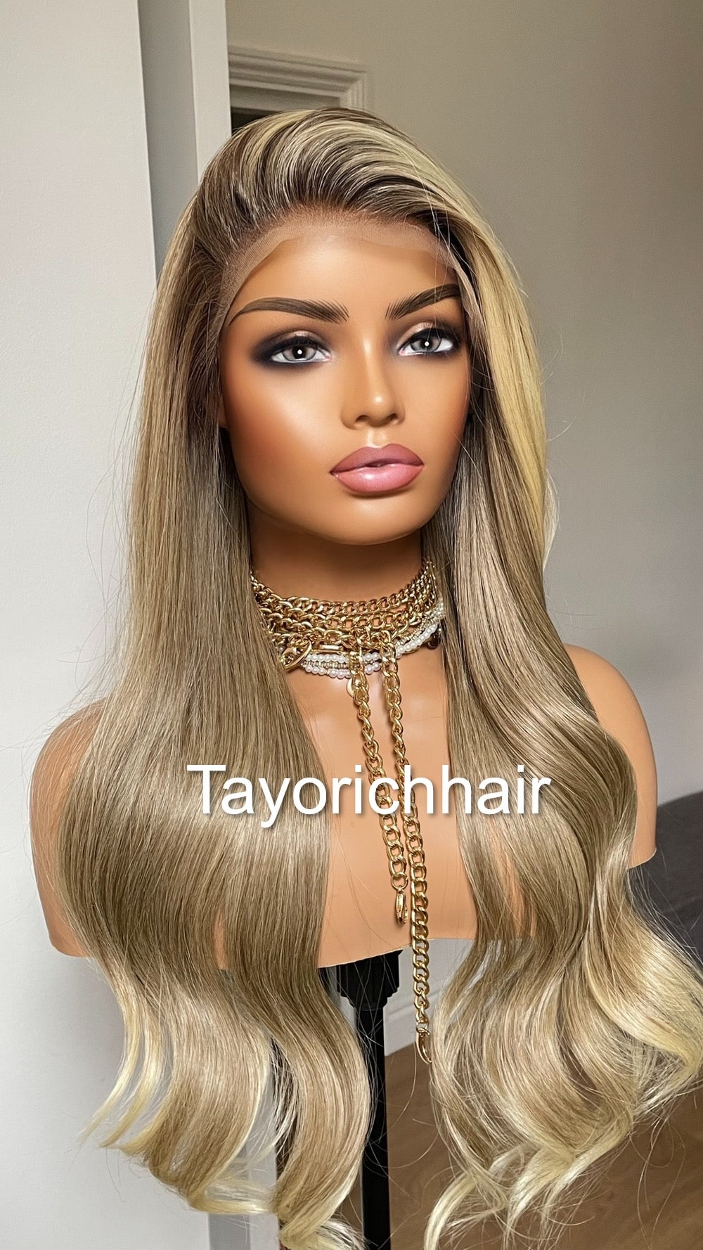 Dark Ash Blonde 20” Wavy Wig | Face-Framing Highlights | Tayorichhair