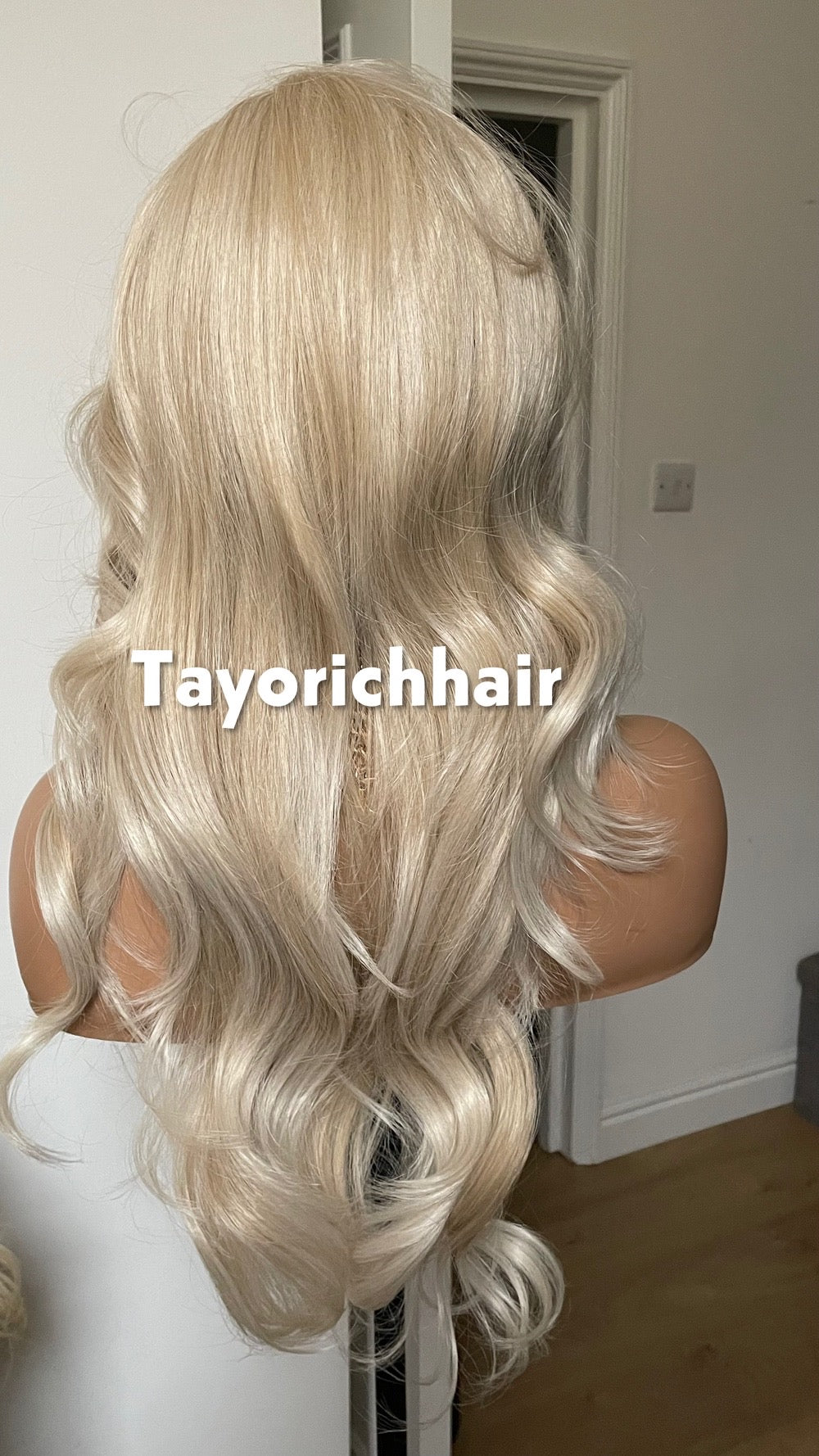 Sandy Blonde Synthetic Wig;Face Framing Highlights, Wavy Hair , Heat Safe Wigs