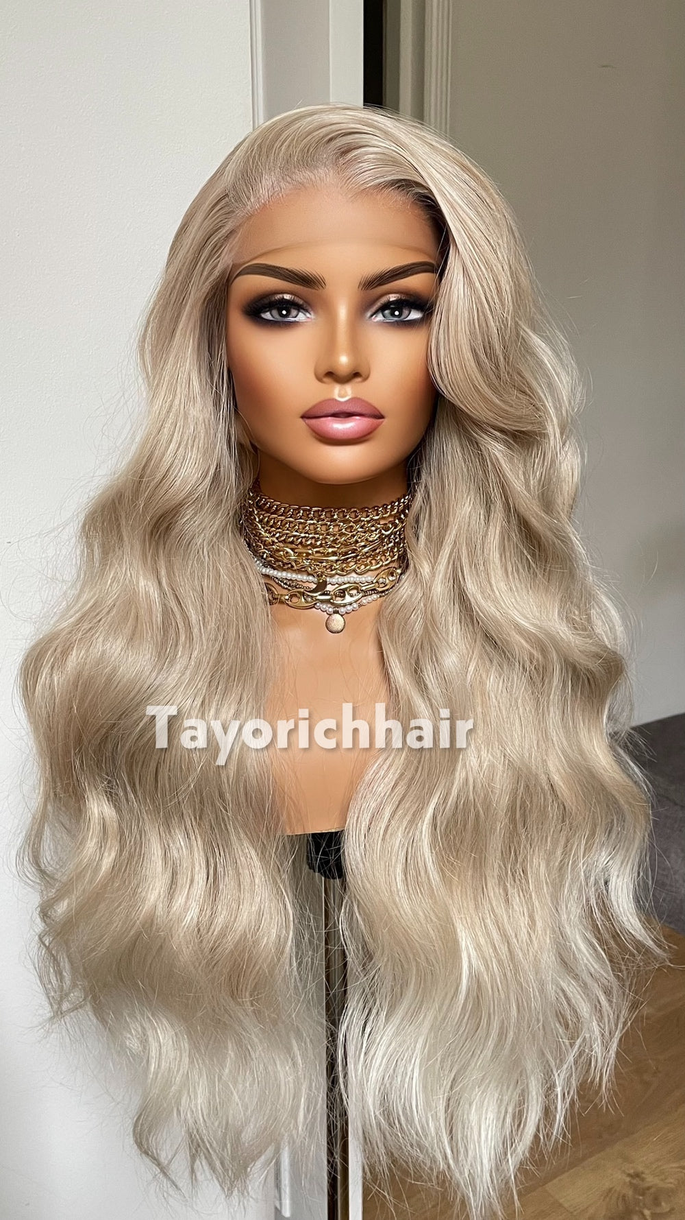 Blonde 26” Wavy Wig | 13x6 Lace & Versatile Part