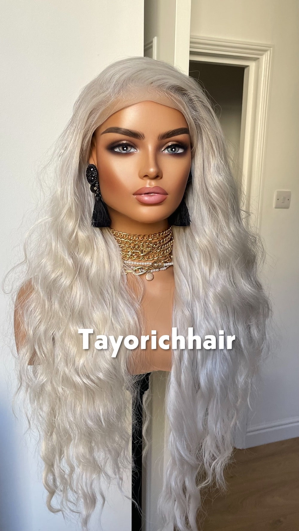 Tayorichhair Icy Platinum Blonde Loose Curls Wig – 24" Heat-Resistant Synthetic Unit (13x4 Transparent Lace, Free Part, Plain Blonde, No Roots)