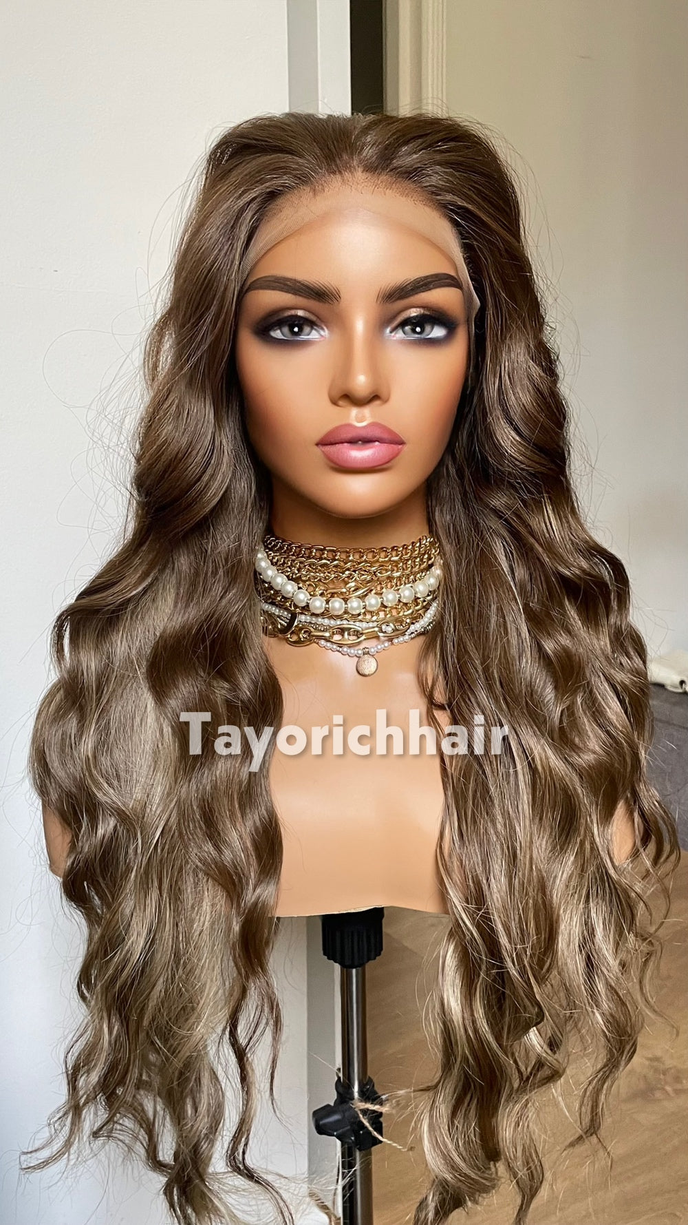 Ash Brown Highlighted Wavy Lace Front Synthetic Wig – 24 Inch Glueless 13x6 Transparent Lace
