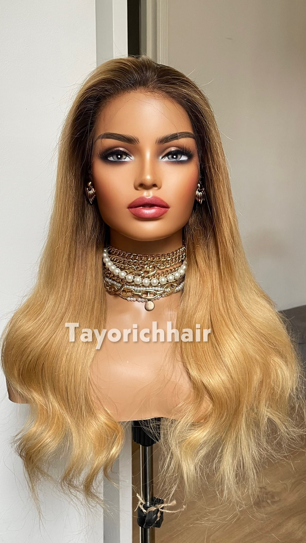 18-Inch Golden Blonde Human Hair Wig with Dark Roots – 13x4 HD Lace Frontal