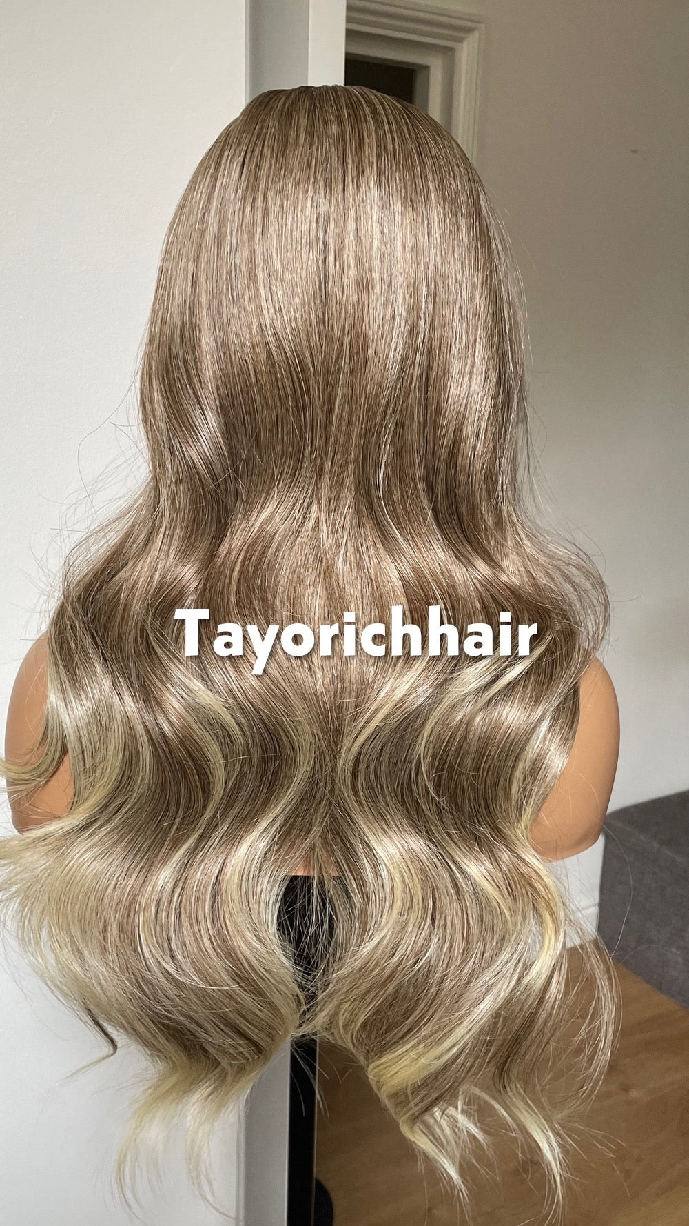 Sunkissed Dark Ash Blonde Hair With Light Blonde Money Piece And Short Black Roots|Wavy Hair Wig With Middle Part|13x4 Transparent Lace Top Wig
