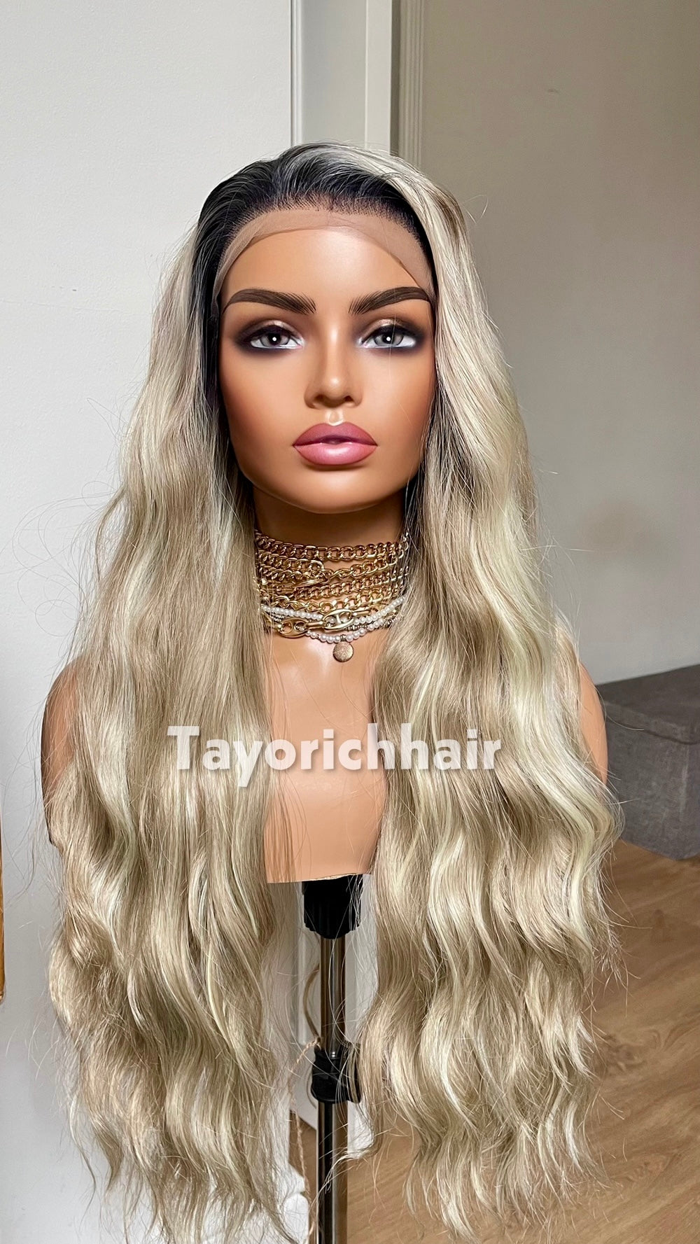 24 Inch Mixed Blonde Wig With Black Roots