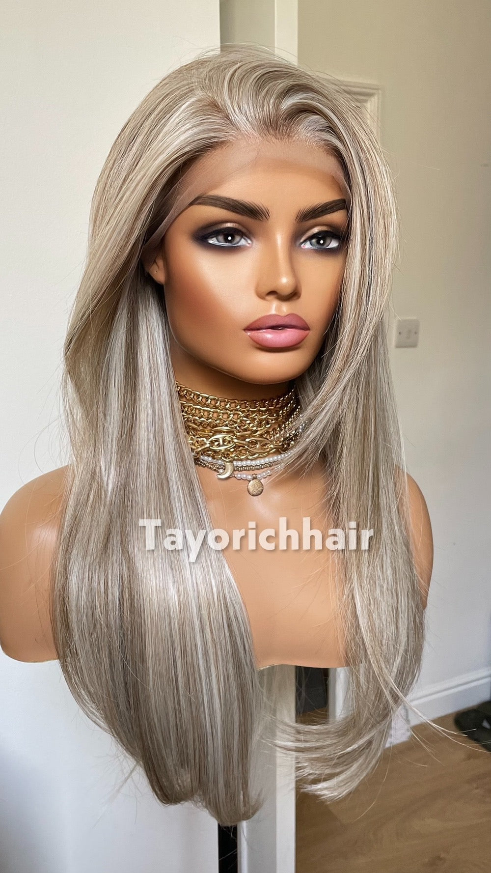 18 Inch Straight Wig