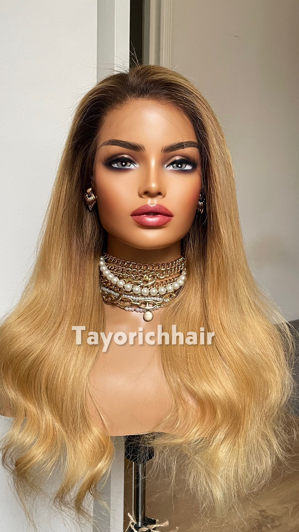 18-Inch Golden Blonde Human Hair Wig with Dark Roots – 13x4 HD Lace Frontal