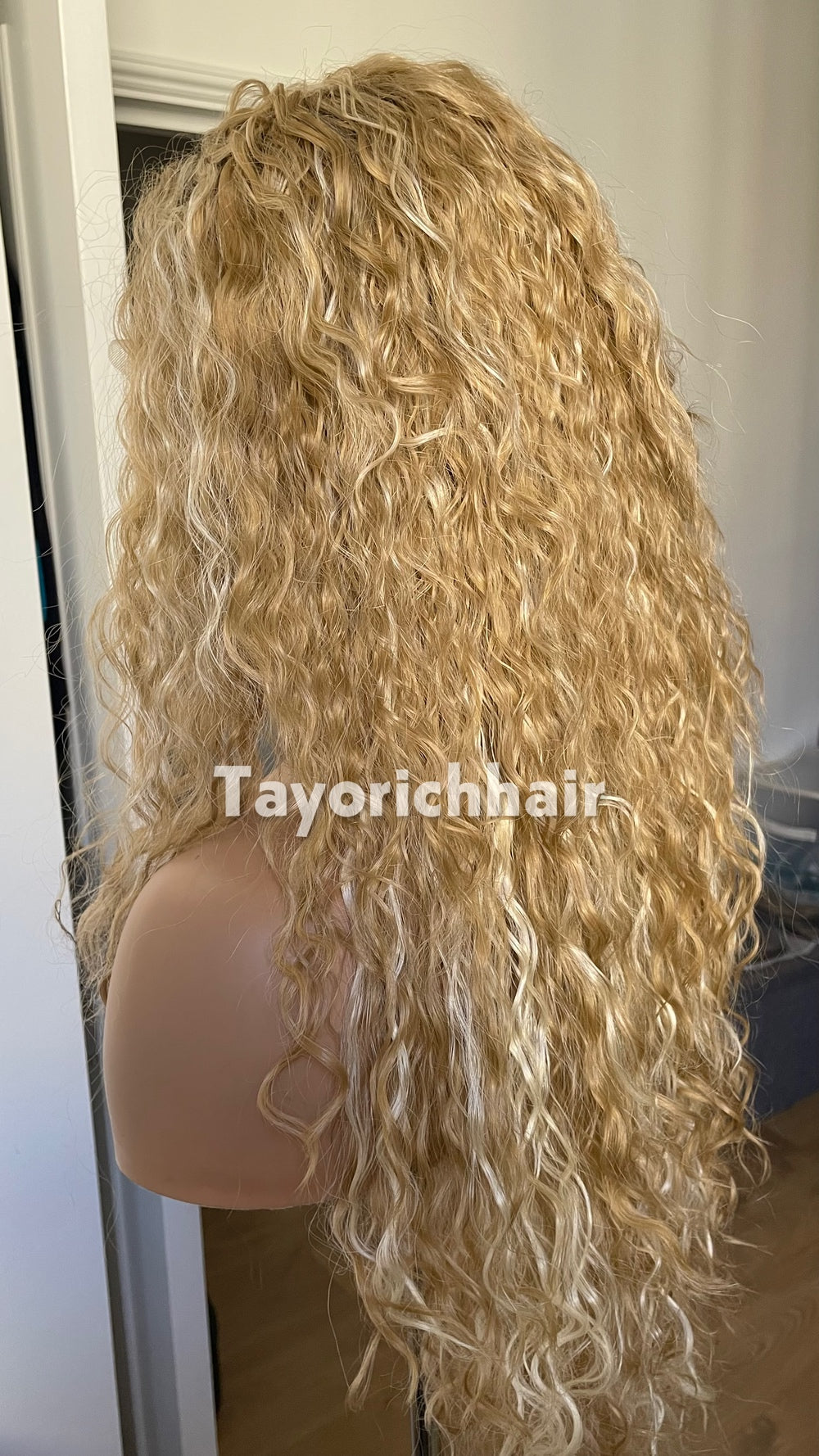 Strawberry Blonde Beach Curly Wig | 22” Layered Heat Safe Synthetic Wig | Blonde Streaks & Dark Roots | 13x3 Transparent Lace | Tayorichhair
