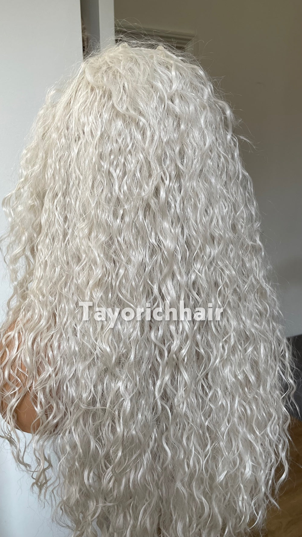 Tayorichhair 22-Inch Platinum Blonde Exotic Curly Synthetic Wig – Dark Roots, 13x3 Transparent Lace Front, Small XS Cap Lightweight Daily Wear Unit