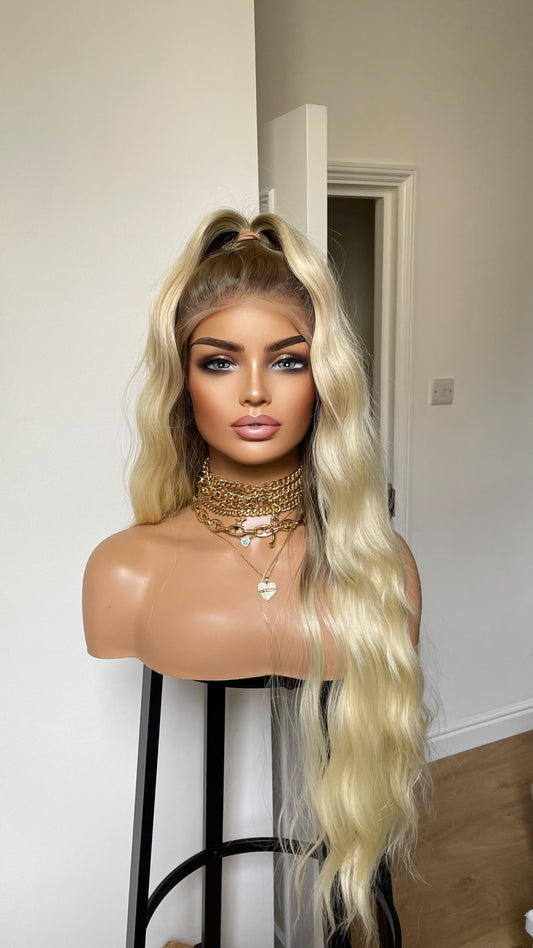 Ombre Platinum Blonde Hair Wig/Golden Platinum Blonde Wig/ Heat Safe Synthetic/ Soft Wavy Blonde Hair/ Wigs For Alopecia/ Hairloss Wigs