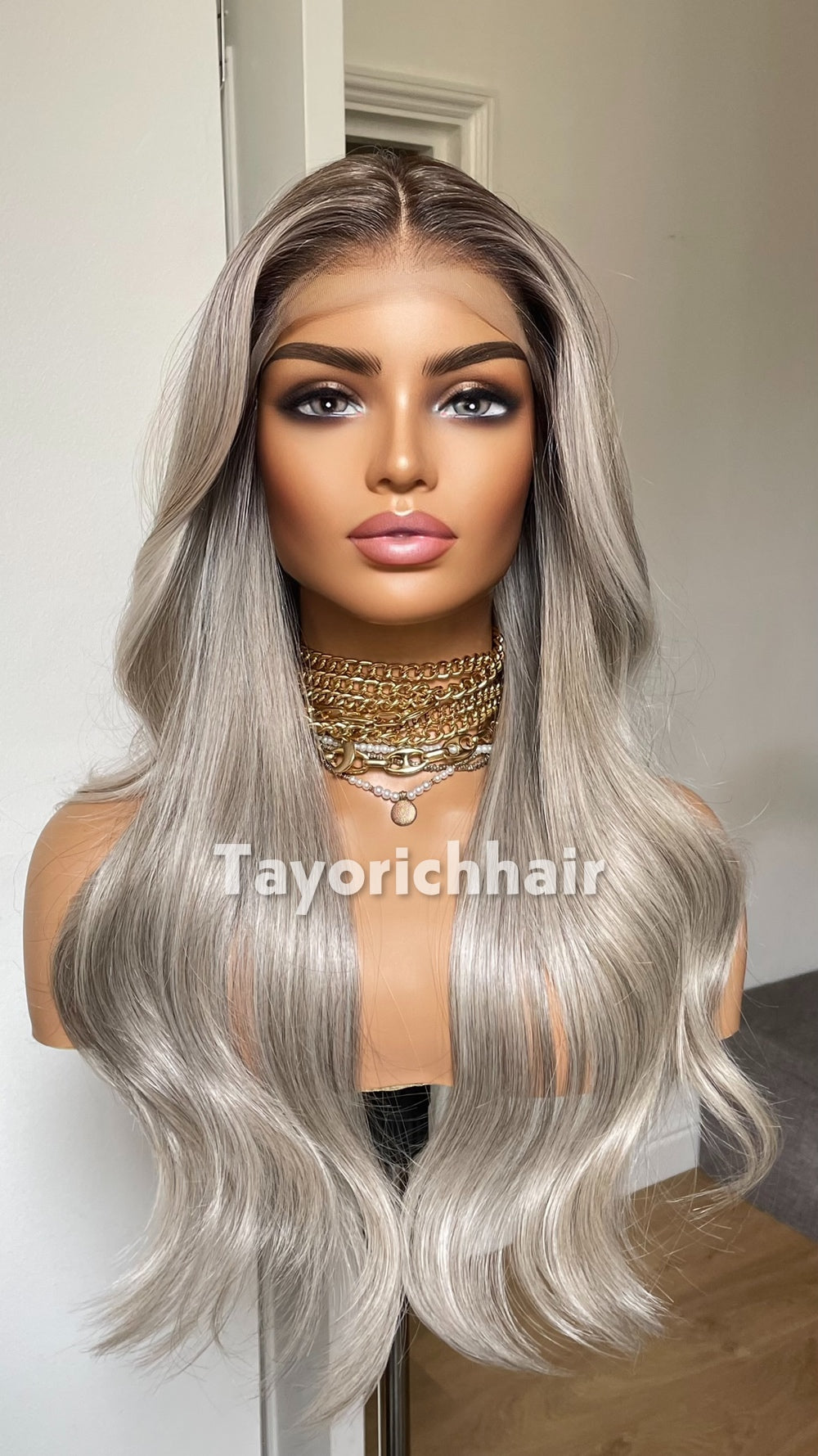 Silver Ash Blonde Wig with Platinum Highlights | 22” Wavy