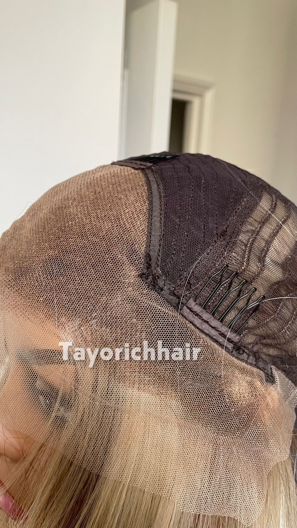 Blonde Wig With Lowlights| Dark Roots| 16 Inch