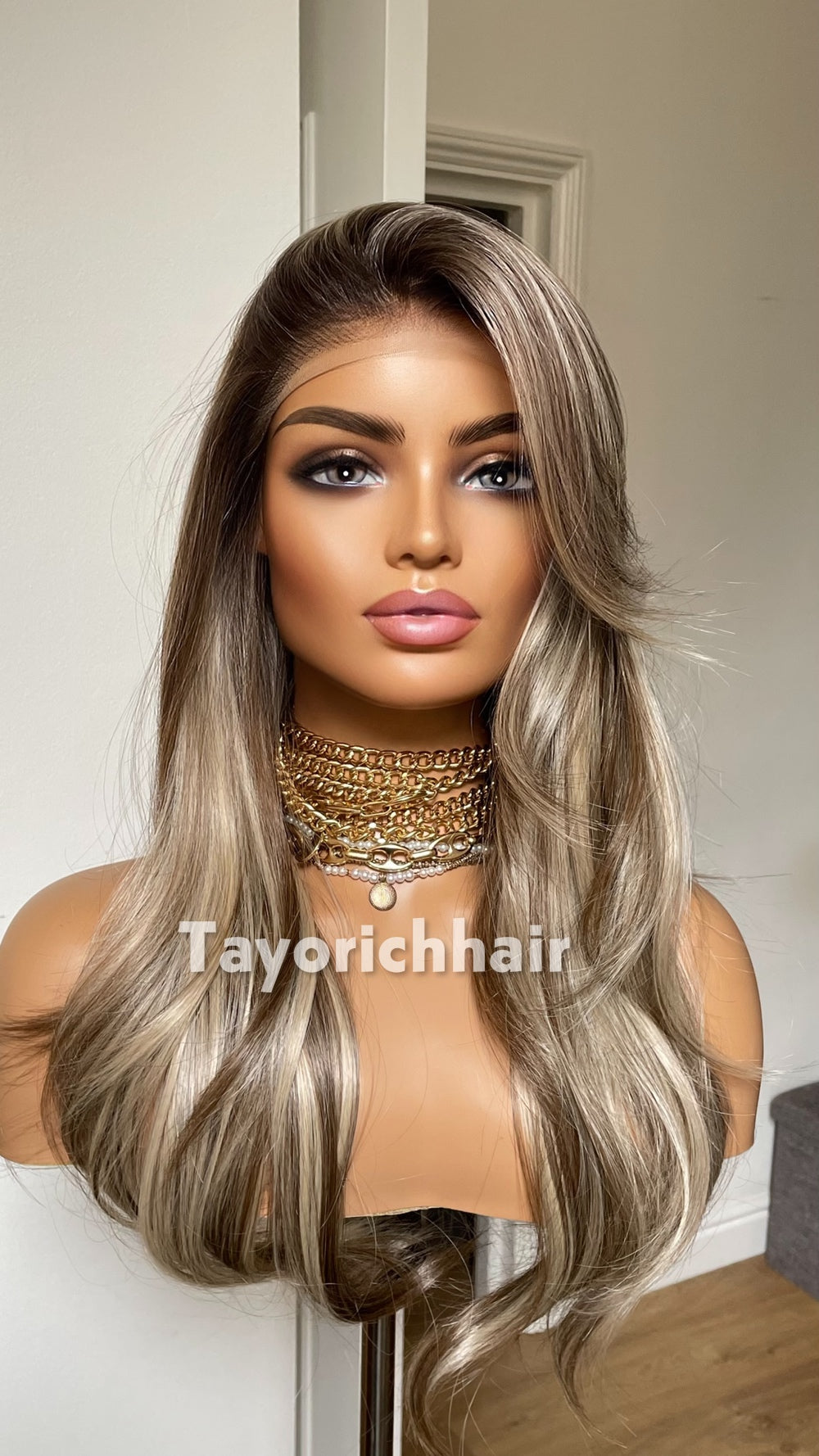 Dark Brown & Blonde Mixed Wig | 20” Wavy Glueless