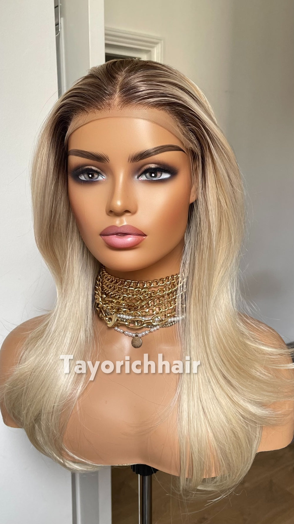 Light Blonde Wig with Dark Roots | 18” Straight