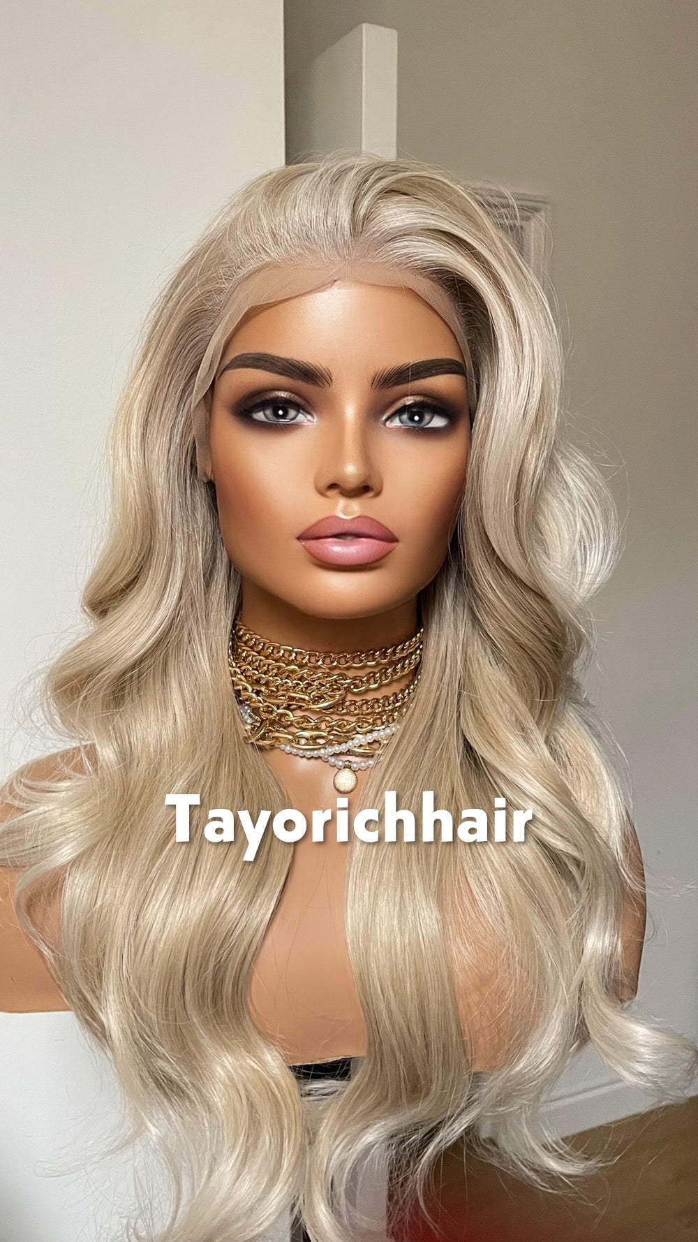 Sandy Blonde Synthetic Wig;Face Framing Highlights, Wavy Hair , Heat Safe Wigs
