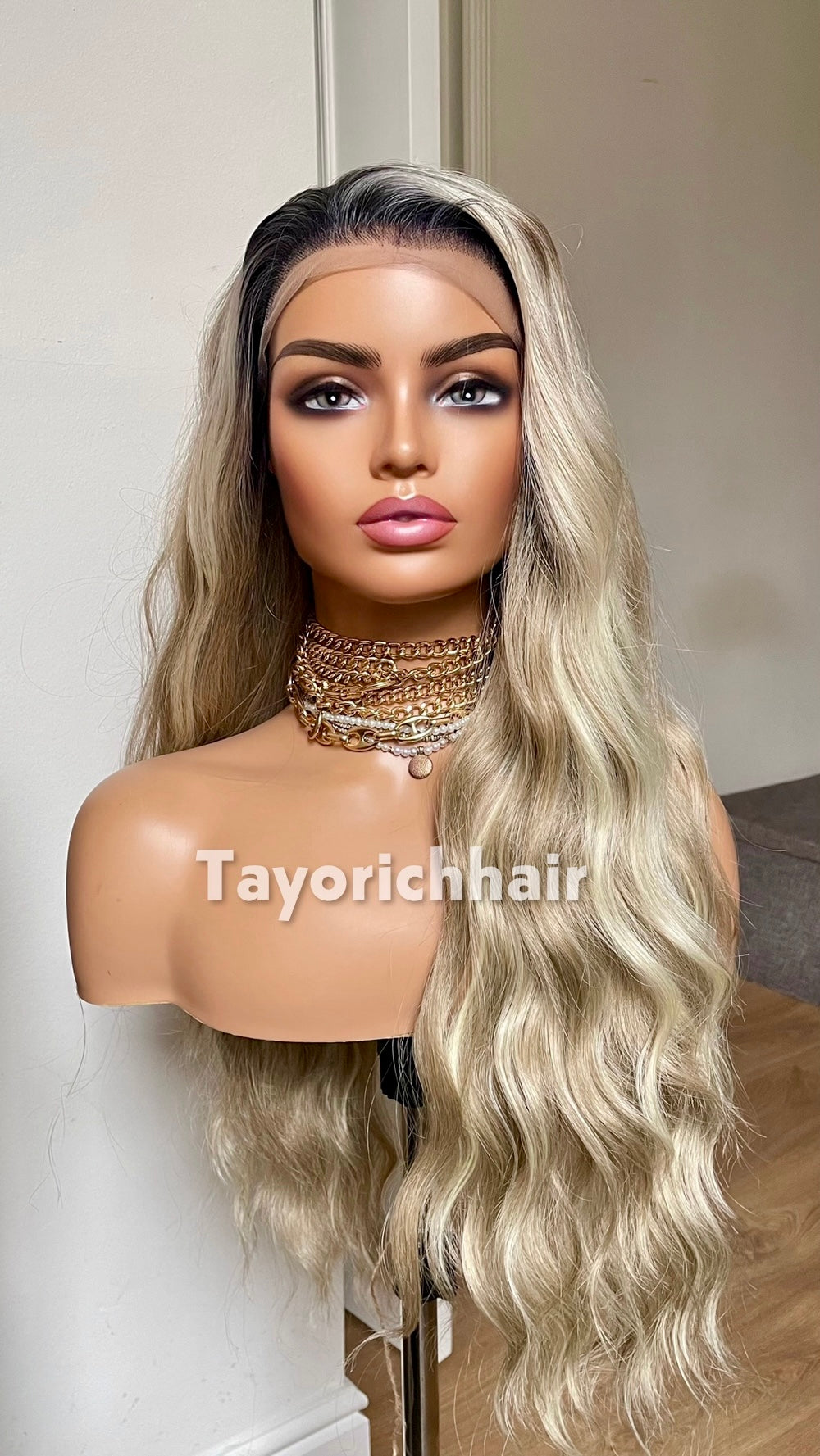 24 Inch Mixed Blonde Wig With Black Roots