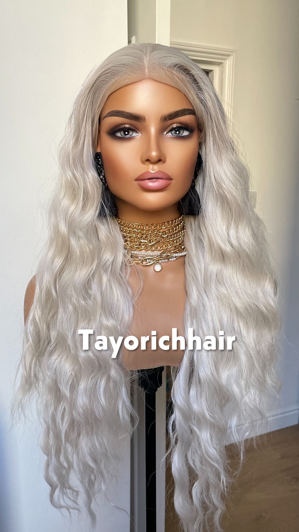 Tayorichhair Icy Platinum Blonde Loose Curls Wig – 24" Heat-Resistant Synthetic Unit (13x4 Transparent Lace, Free Part, Plain Blonde, No Roots)