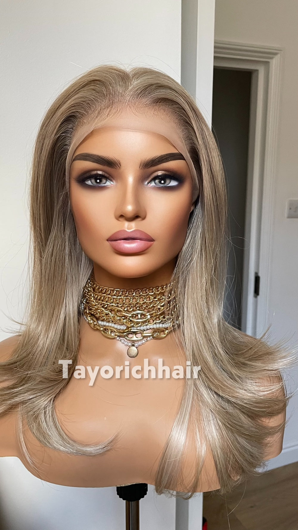 14" Mixed Ash Blonde Highlights Synthetic Lace Front Wig – Glueless Scalp Illusion (Medium Cap Size)