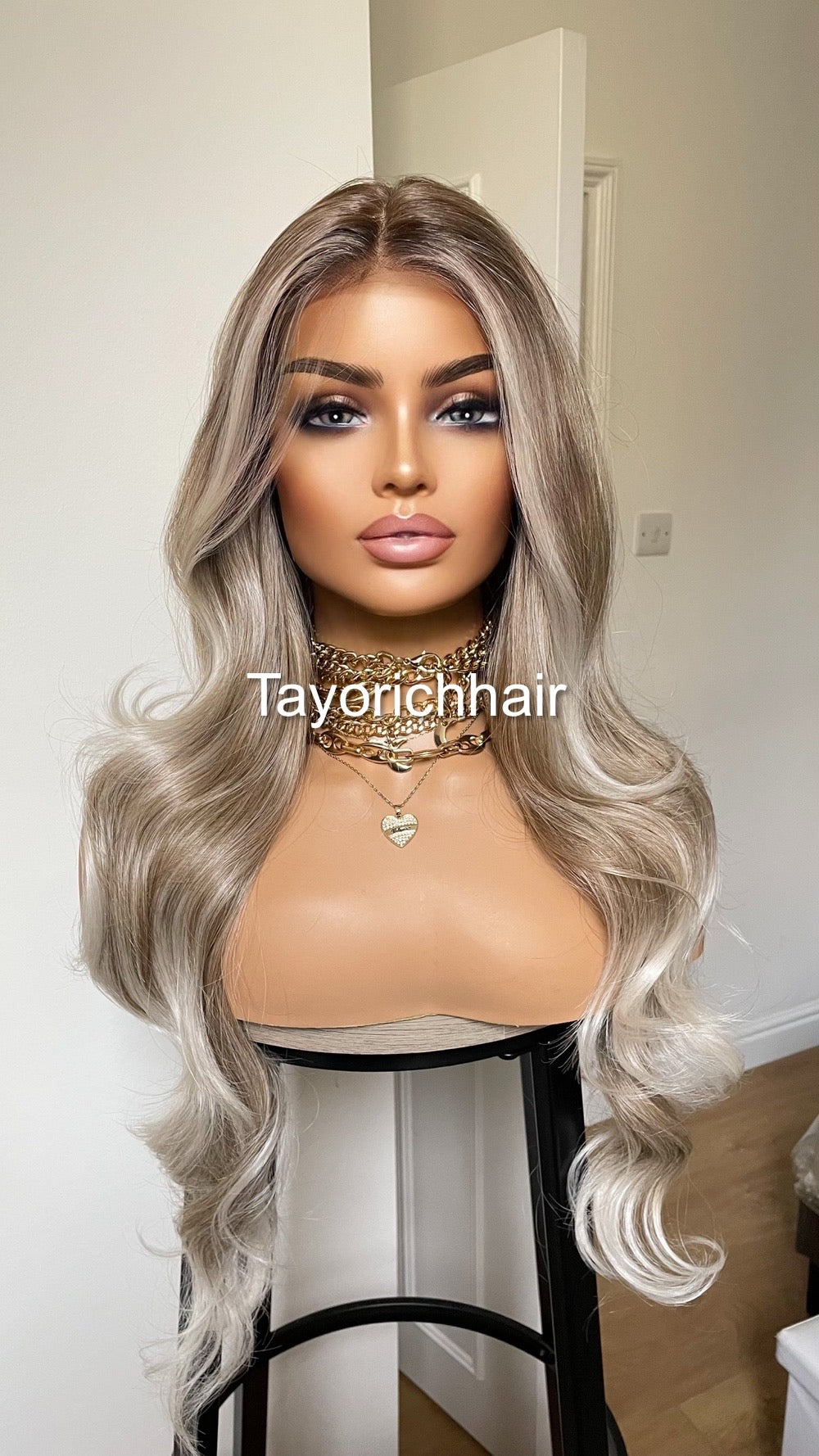 Dark Ash Synthetic Wig With Money Piece•Platinum Blonde Highlights• 24 Inches Bouncy Wavy Hair•Middle Part Realistic Wig•Ready To Ship Wigs