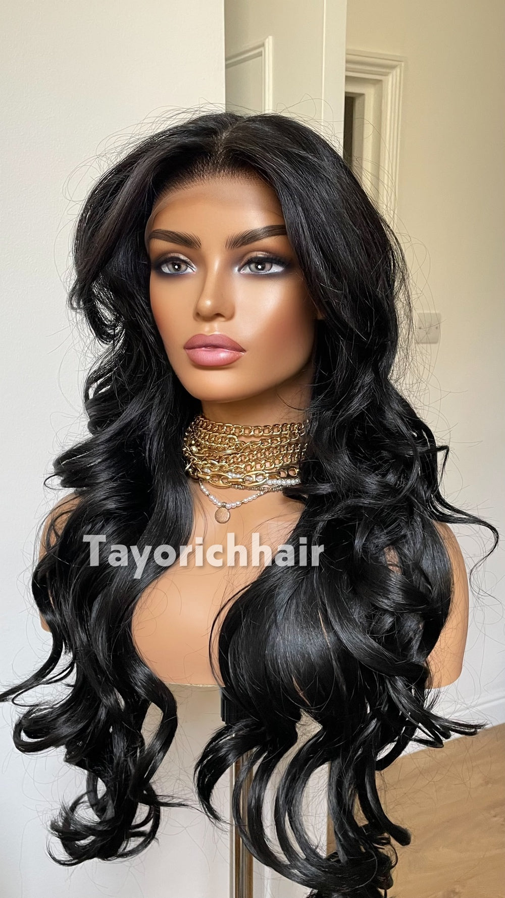 Black Wavy Wig Layered 24 Inch Hair