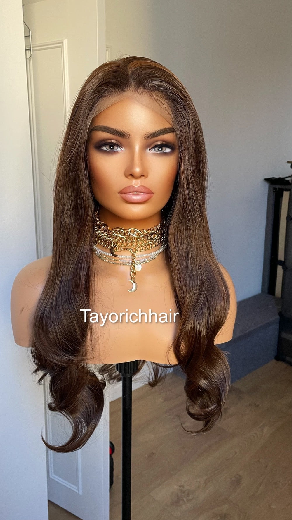 Brunette Brown Lace Wig With Highlights/Dark Brown Elegant Short Wavy Wig/Heat Friendly Synthetic Luxury Wigs For Women/ Free Part Wig